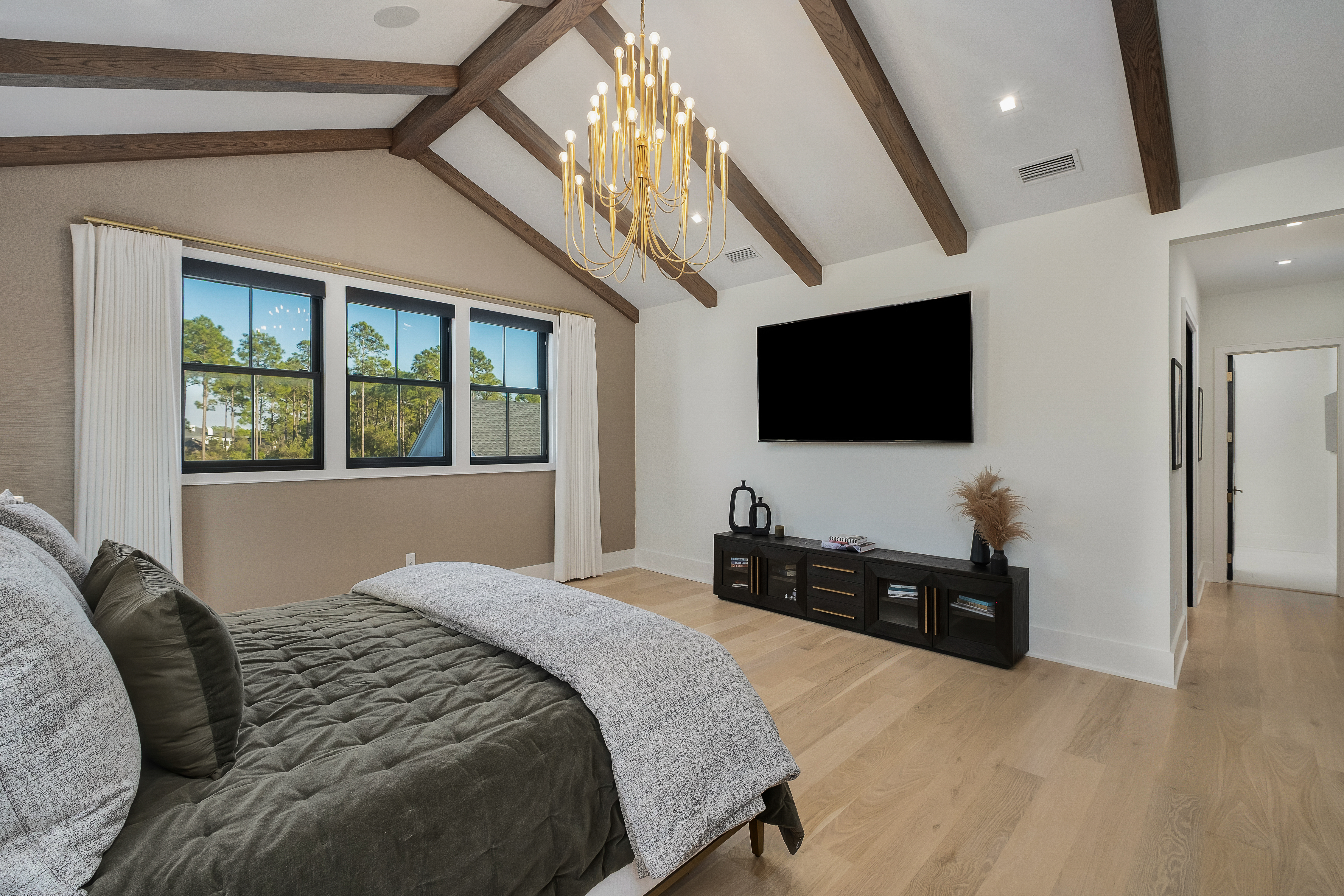  Private Composed Estate With Pond Views, Carriage House And Outdoor Oasis - 物件實景