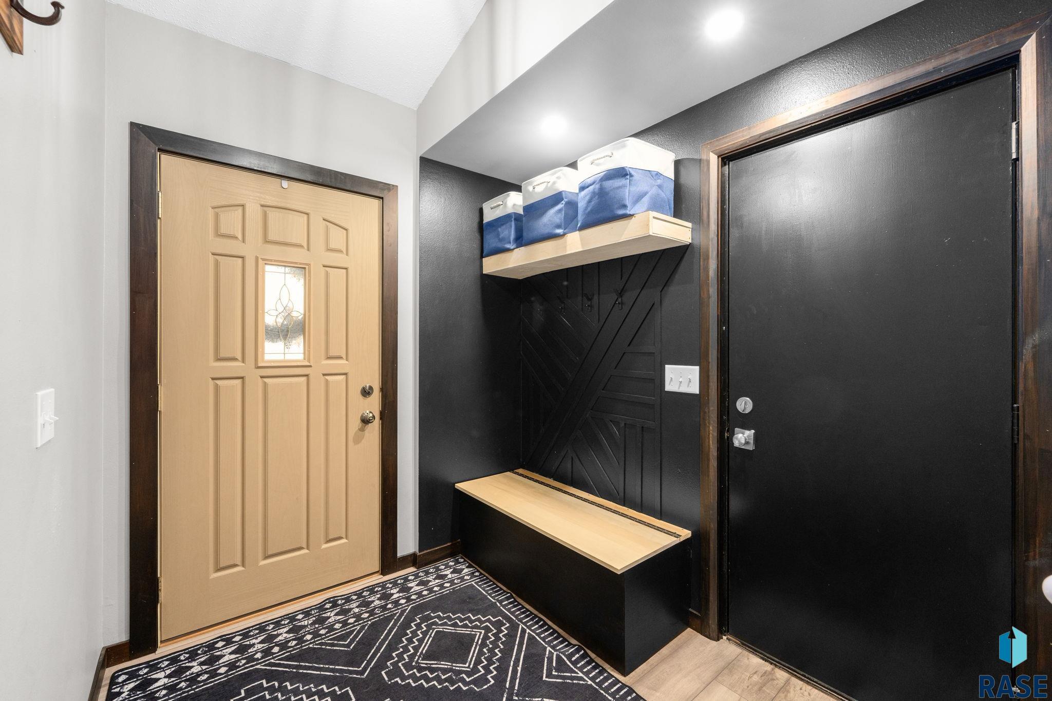 Jeanne Dr, Sioux Falls, SD 57106
