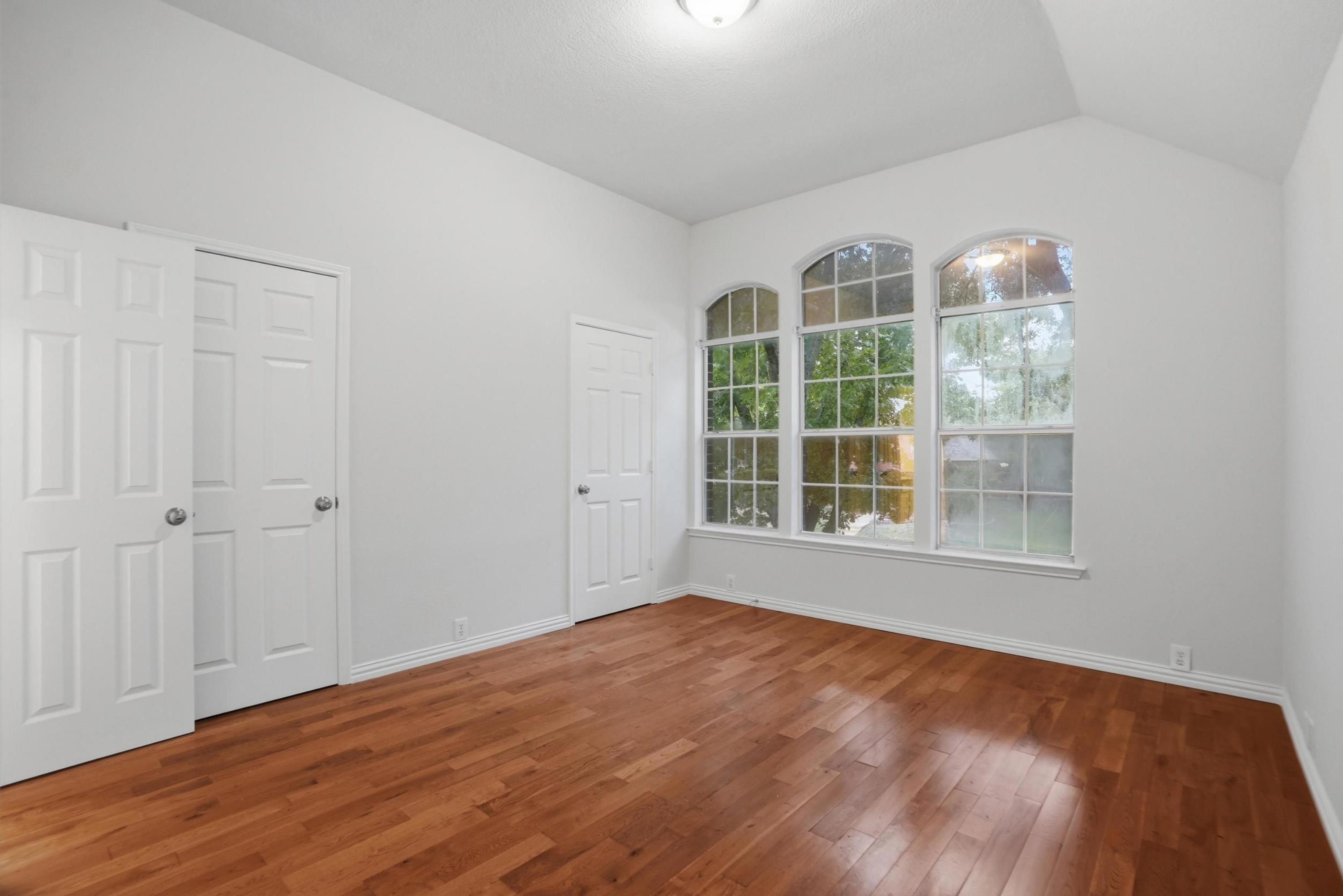  5/2.2 Home with Pool in Plano - 物件實景