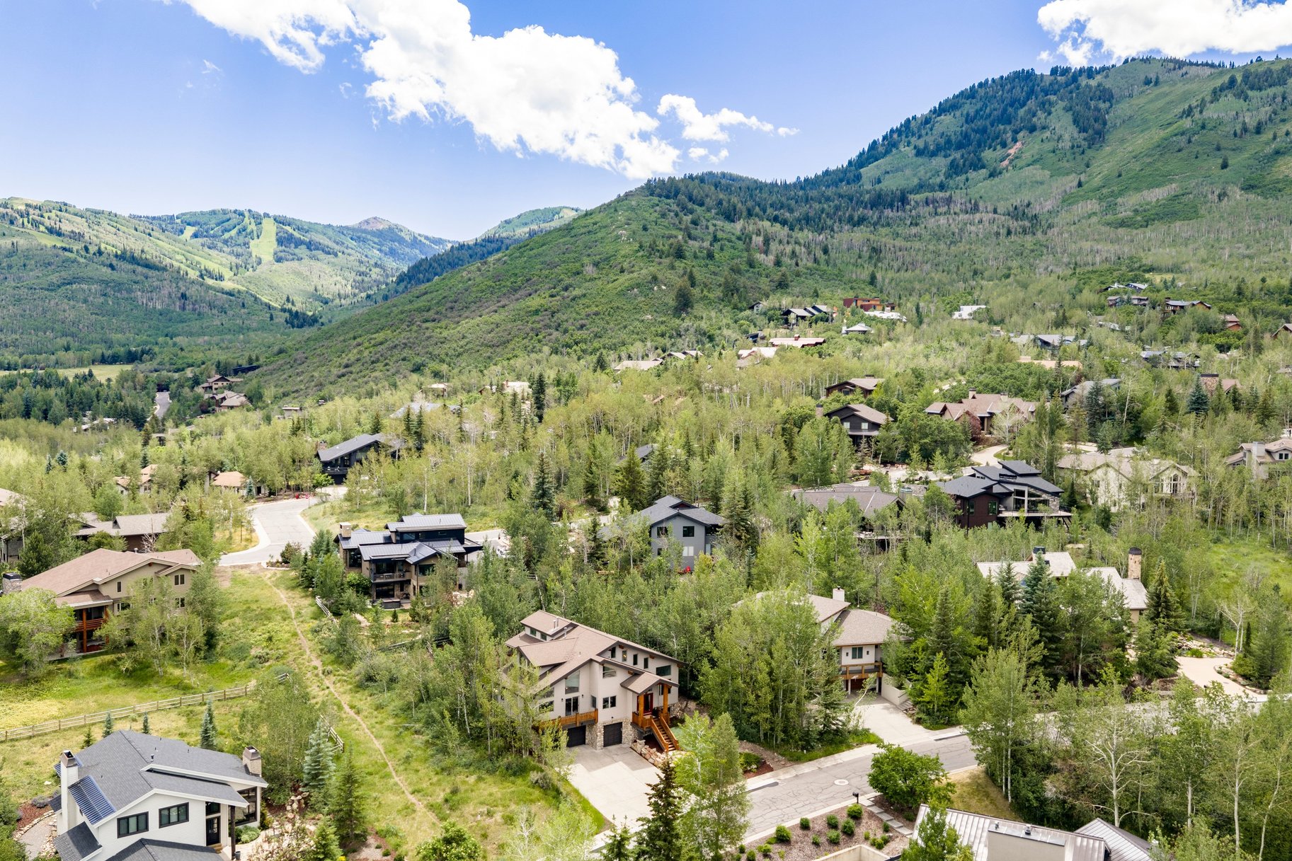  Spacious Six-Bedroom Home with Views in Park City Proper - 物件實景