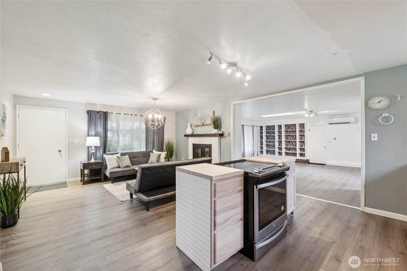 Bothell, Washington, 98021, United States, 3 Bedrooms Bedrooms, ,1 BathroomBathrooms,Residential,For Sale,2009966