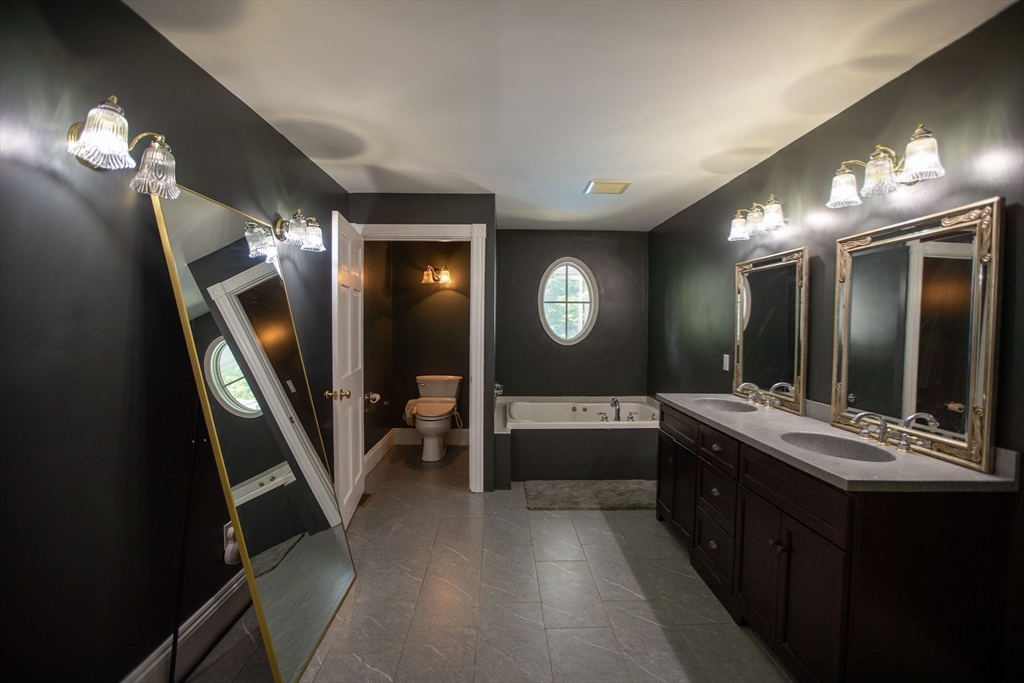 Hardwick, Massachusetts, 01037, United States, 5 Bedrooms Bedrooms, ,5 BathroomsBathrooms,Residential,For Sale,1904254