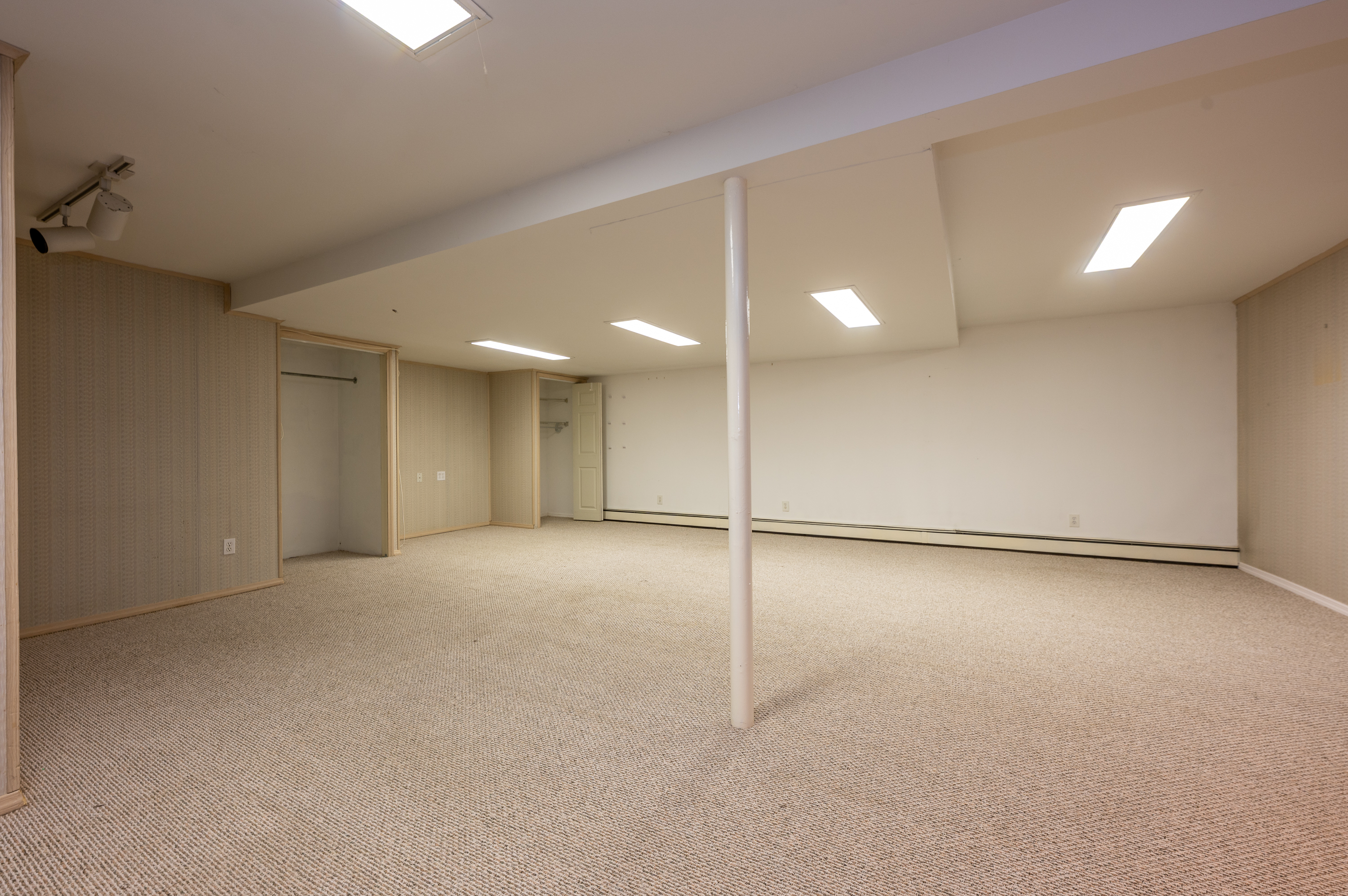  167 Maple Avenue, East Meadow, NY, 11554 - 物件實景