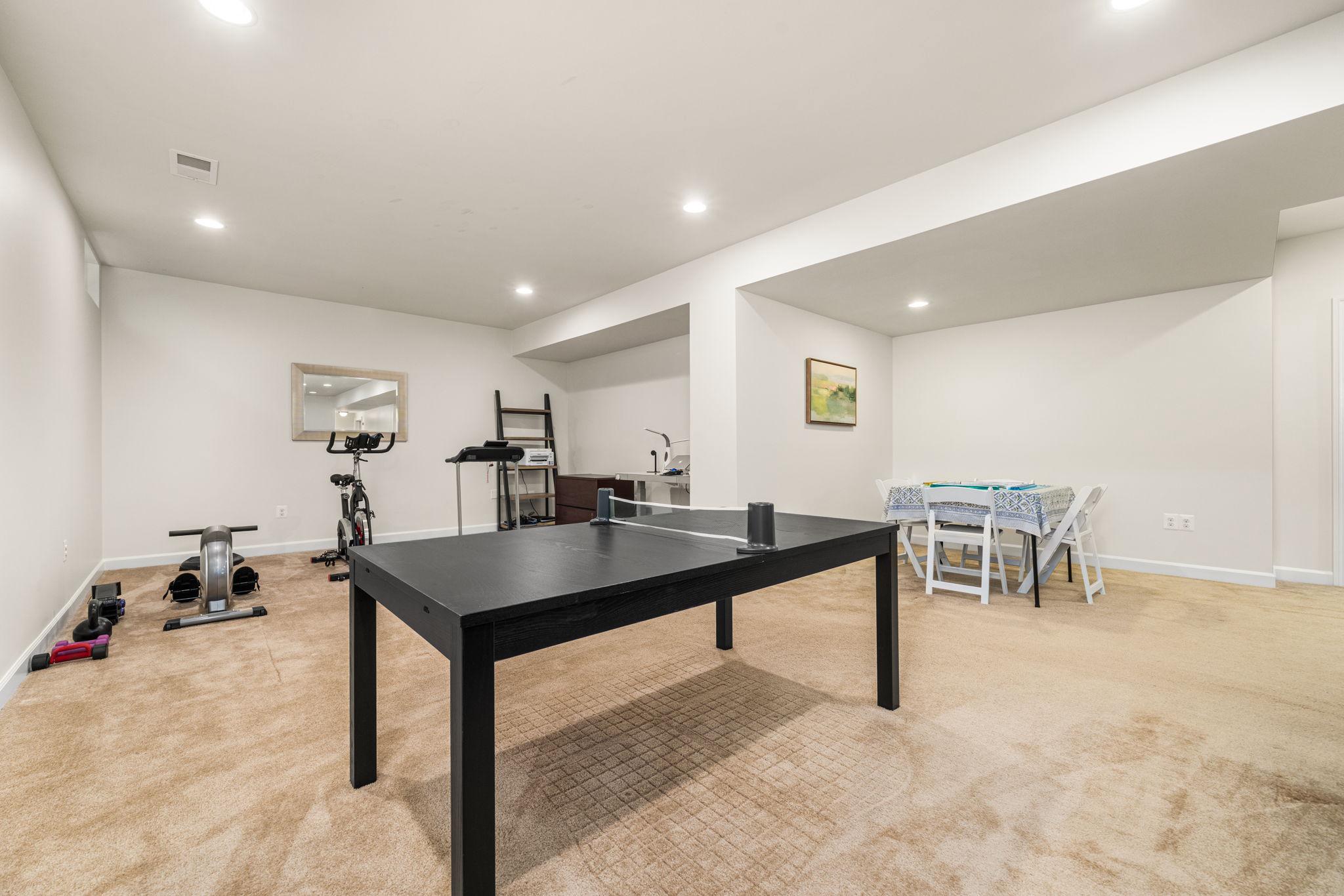  1385 Bishop Crest Court, Alexandria, VA, 22308 - 物件實景