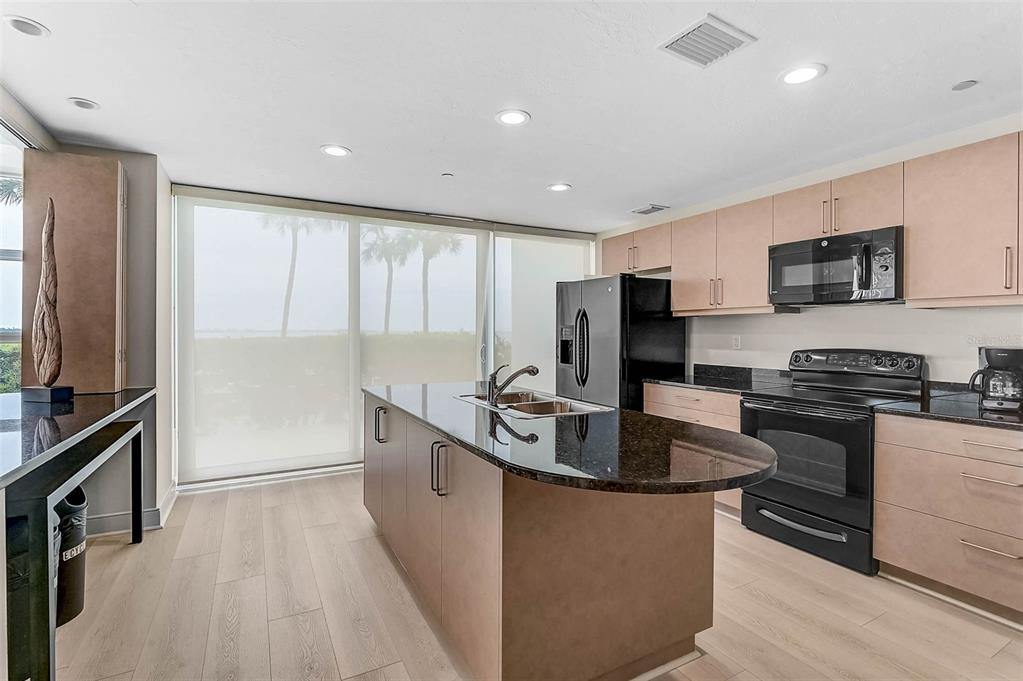 Sarasota, Florida, 34236, United States, 2 Bedrooms Bedrooms, ,2 BathroomsBathrooms,Residential,For Sale,1987982