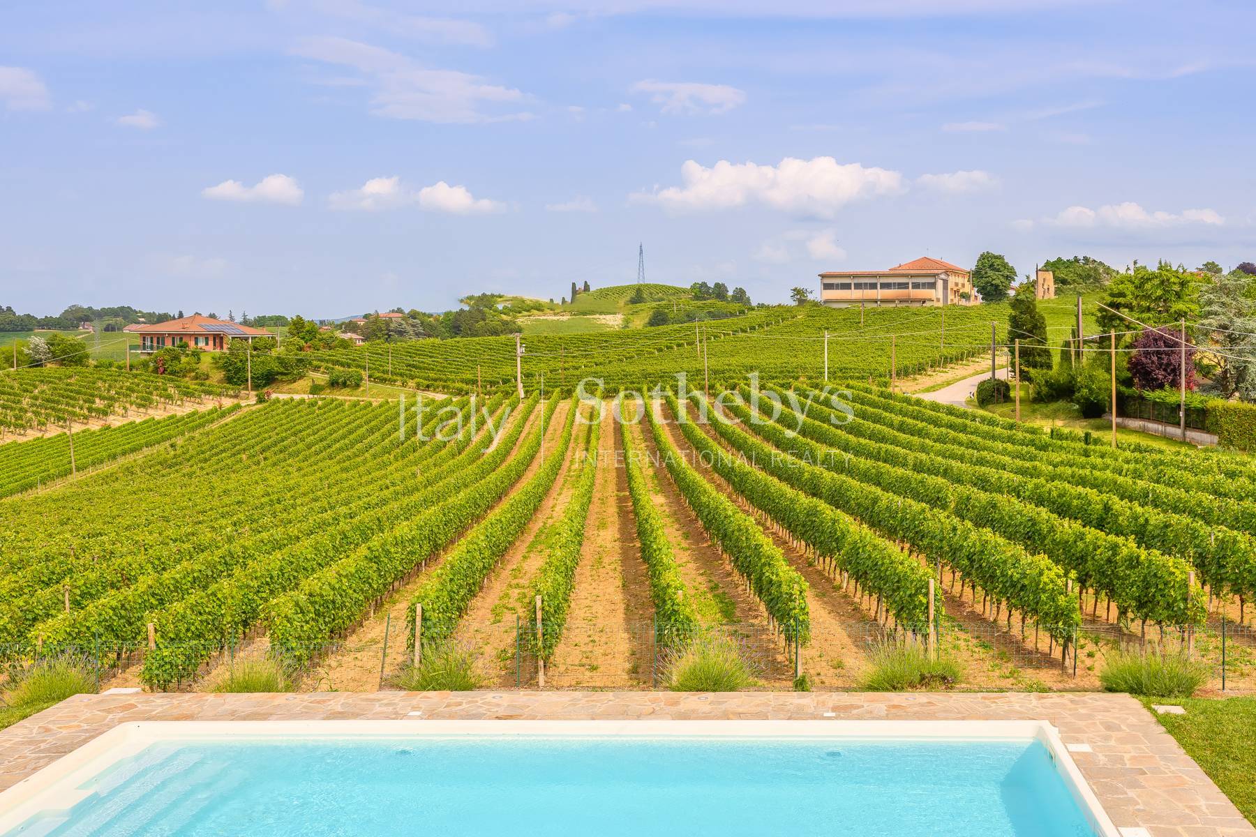  Elegant Villa amongst Nizza Monferrato