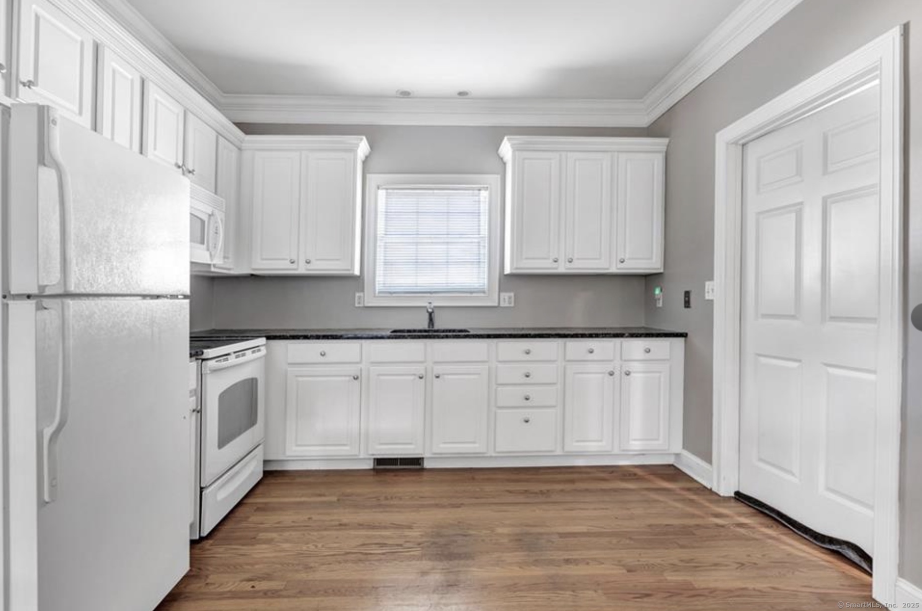 Stratford, Connecticut, 06614, United States, 5 Bedrooms Bedrooms, ,4 BathroomsBathrooms,Residential,For Sale,1896589