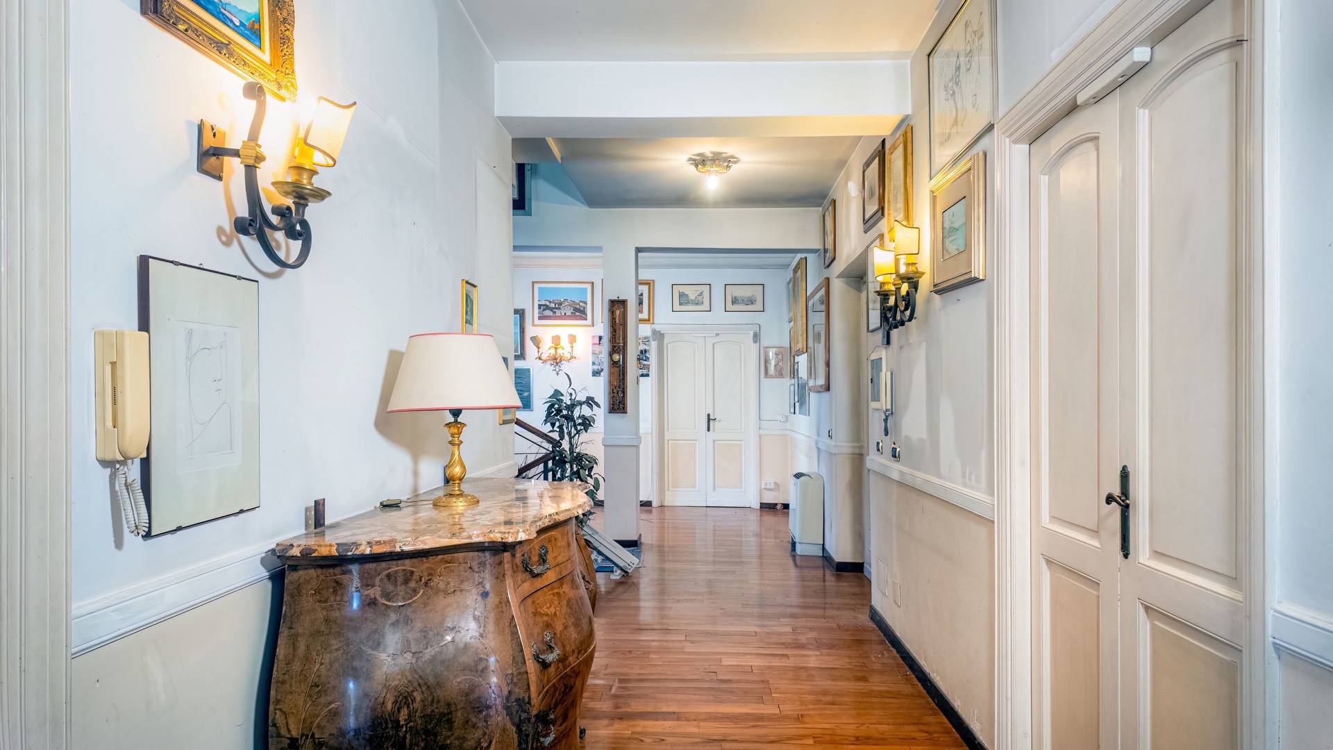 Roma, Roma, 00100, IT, 4 Bedrooms Bedrooms, ,4 BathroomsBathrooms,Residential,For Sale,1932410