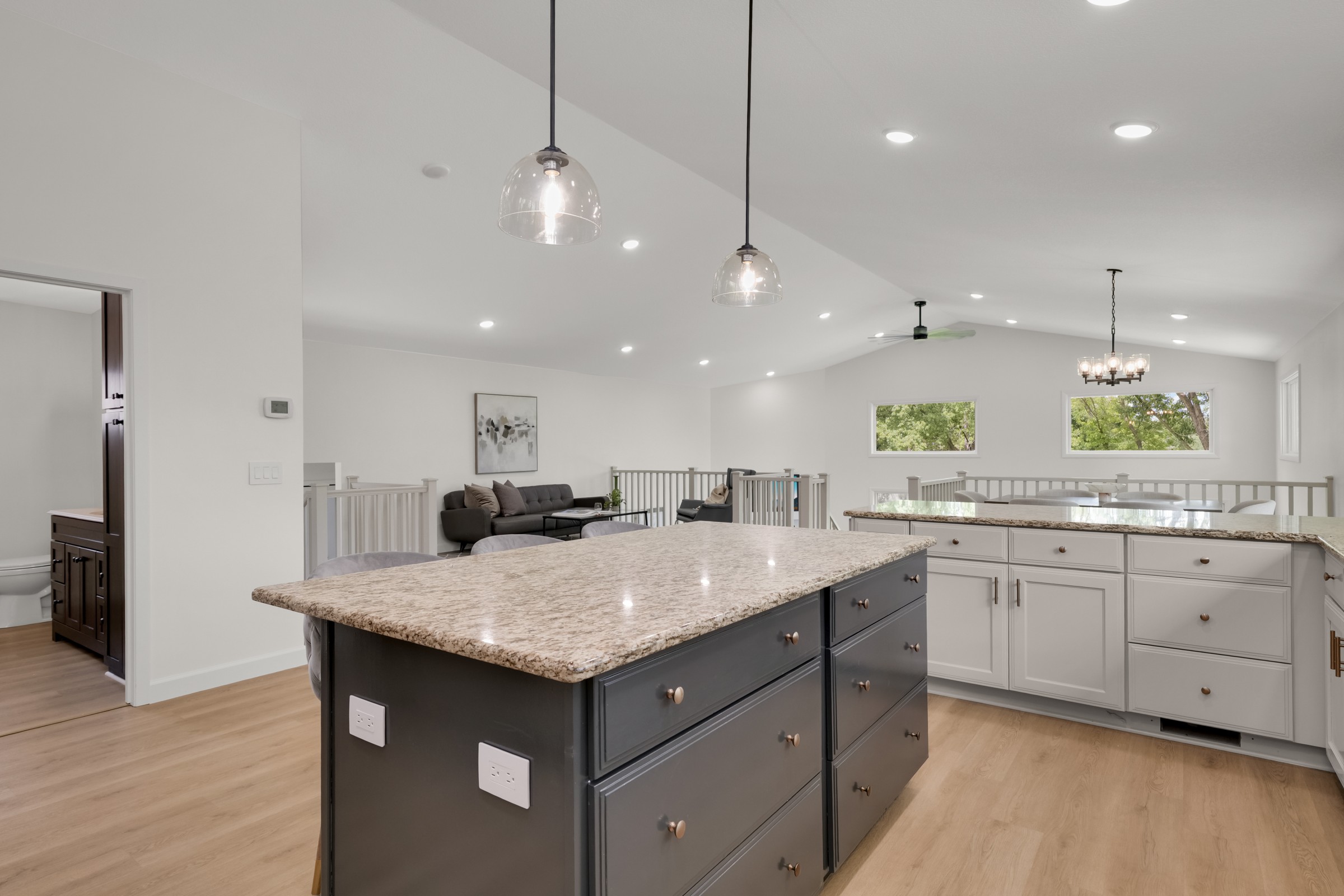  Renovated Beauty in Prime Bloomington - 物件實景