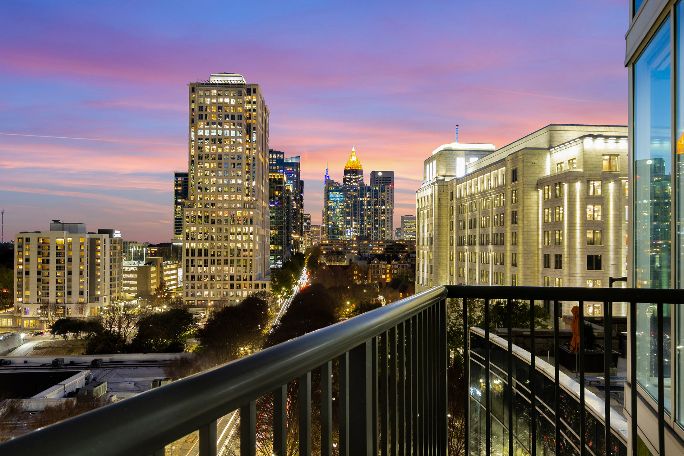  Iconic Intown Living at 1010 Midtown - 物件實景