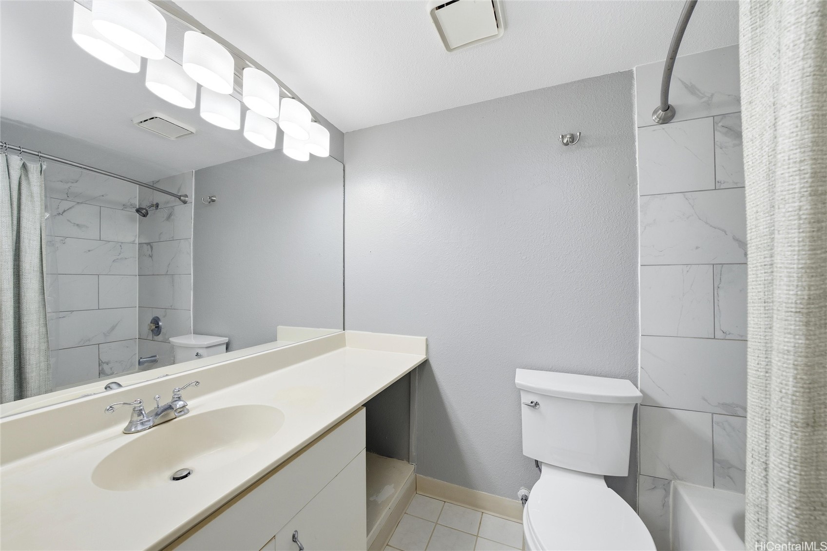 Waipahu, Hawaii, 96797, United States, 2 Bedrooms Bedrooms, ,2 BathroomsBathrooms,Residential,For Sale,1988168