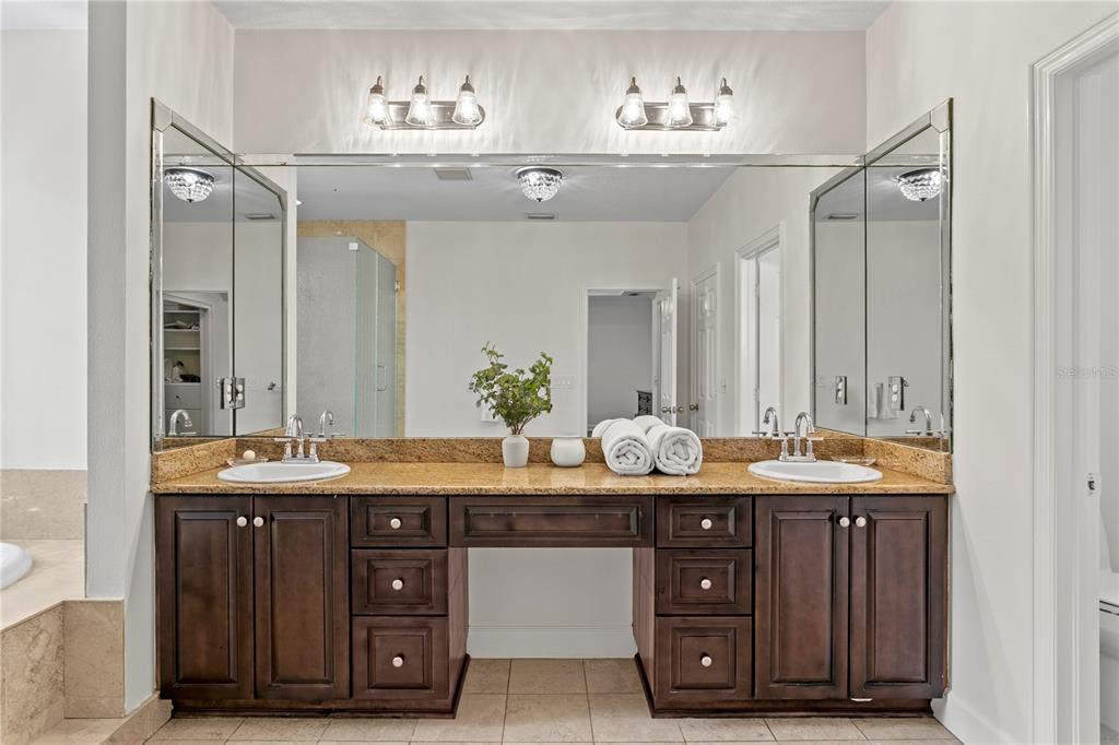 Tampa, Florida, 33629, United States, 4 Bedrooms Bedrooms, ,4 BathroomsBathrooms,Residential,For Sale,1885356