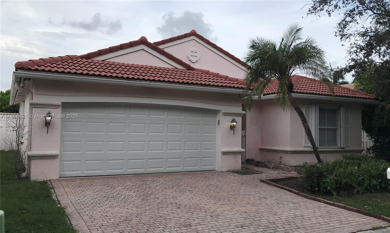 Hollywood, Florida, 33312, United States, 3 Bedrooms Bedrooms, ,2 BathroomsBathrooms,Residential,For Sale,1933088