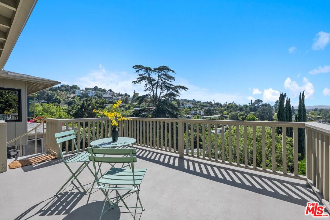 Sherman Oaks, California, 91423, United States, 3 Bedrooms Bedrooms, ,3 BathroomsBathrooms,Residential,For Sale,1986204