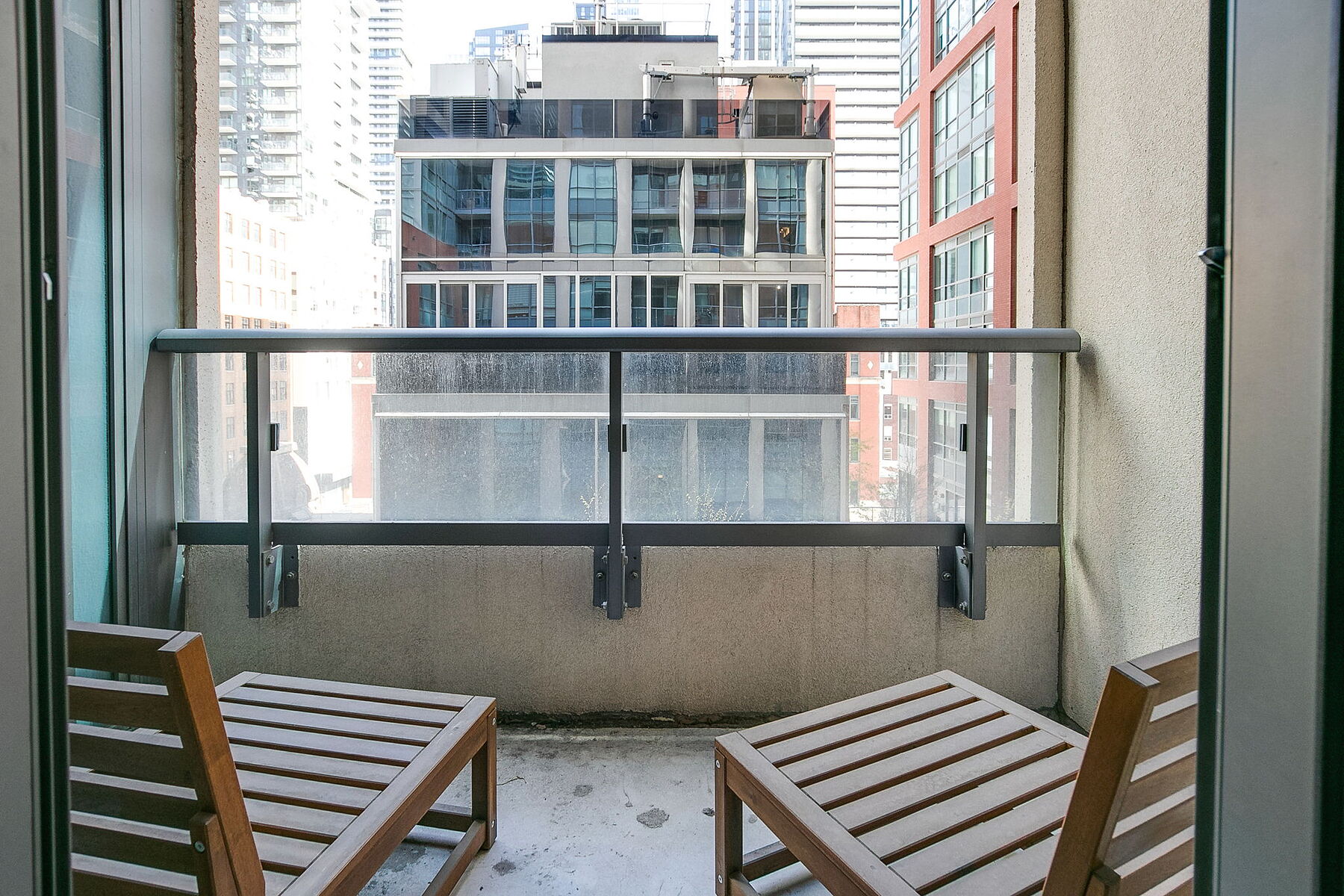  Suite 611 at Peter & Adelaide - 物件實景