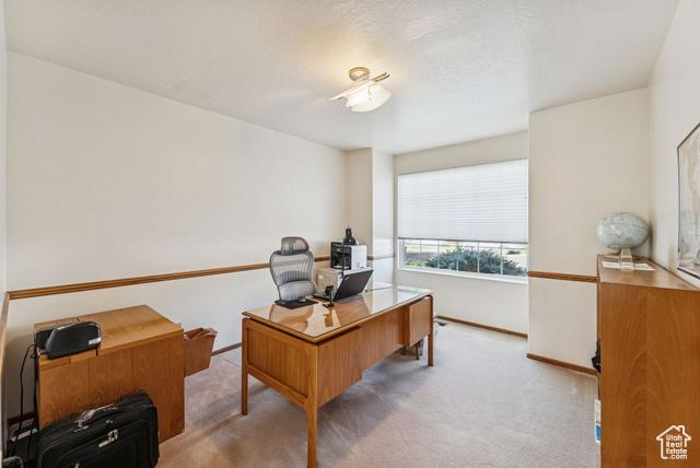 Layton, Utah, 84040, United States, 5 Bedrooms Bedrooms, ,4 BathroomsBathrooms,Residential,For Sale,1992771