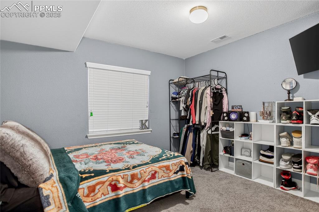 Colorado Springs, Colorado, 80925, United States, 6 Bedrooms Bedrooms, ,4 BathroomsBathrooms,Residential,For Sale,1994847