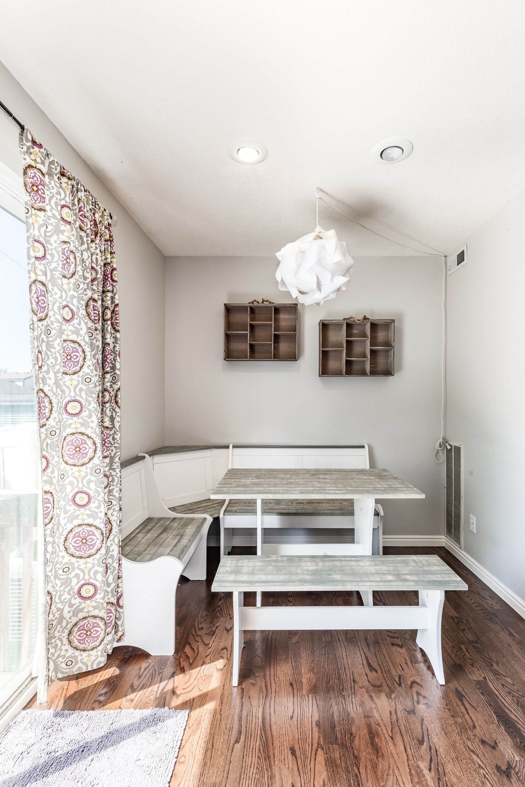  Your Perfect Townhome: Spacious Layout, Finished Basement & Relaxing Back Patio - 物件實景