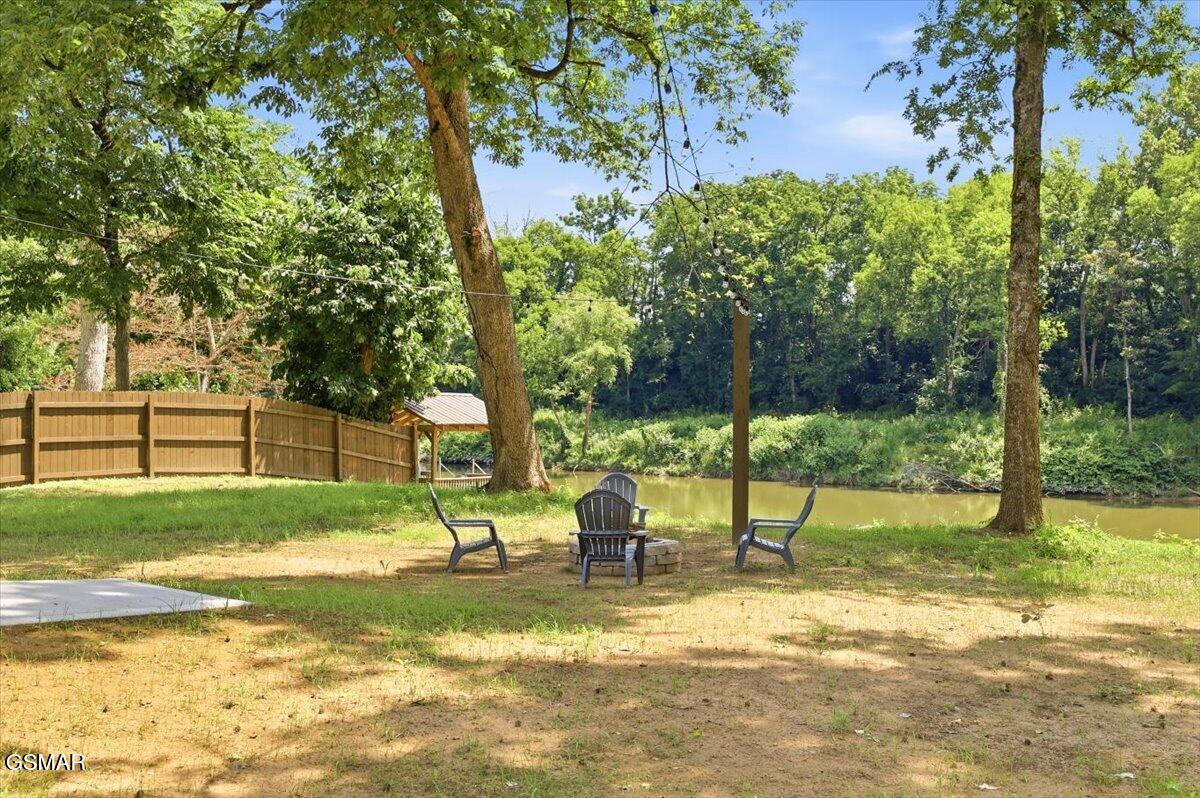 Newport, Tennessee, 37821, United States, 2 Bedrooms Bedrooms, ,2 BathroomsBathrooms,Residential,For Sale,2031504