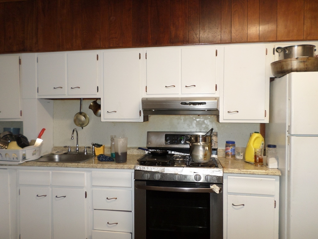 Chelsea, Massachusetts, 02150, United States, 17 Bedrooms Bedrooms, ,3 BathroomsBathrooms,Residential,For Sale,2040418