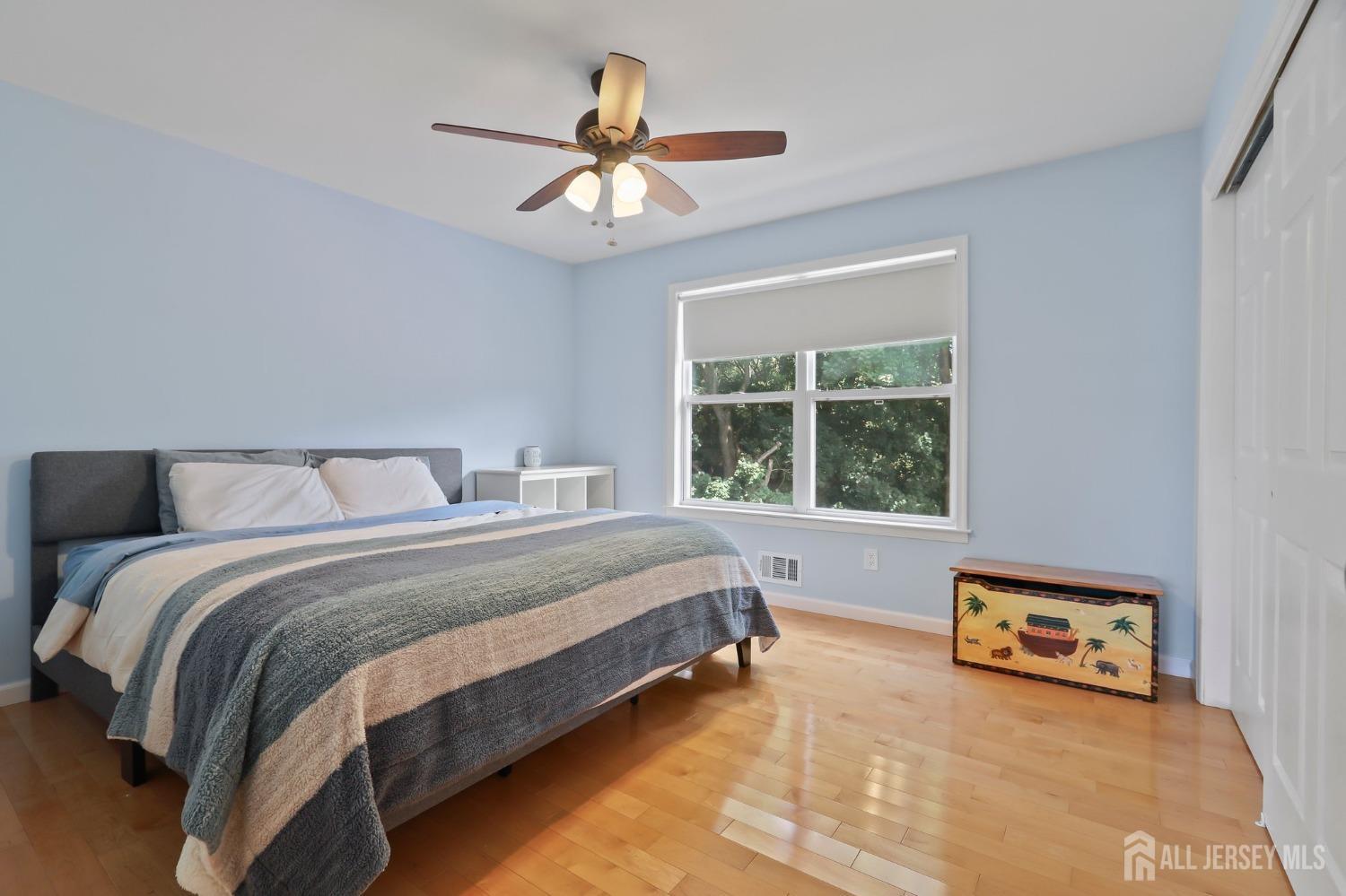 Marlboro, New Jersey, 07751, United States, 5 Bedrooms Bedrooms, ,3 BathroomsBathrooms,Residential,For Sale,1975938