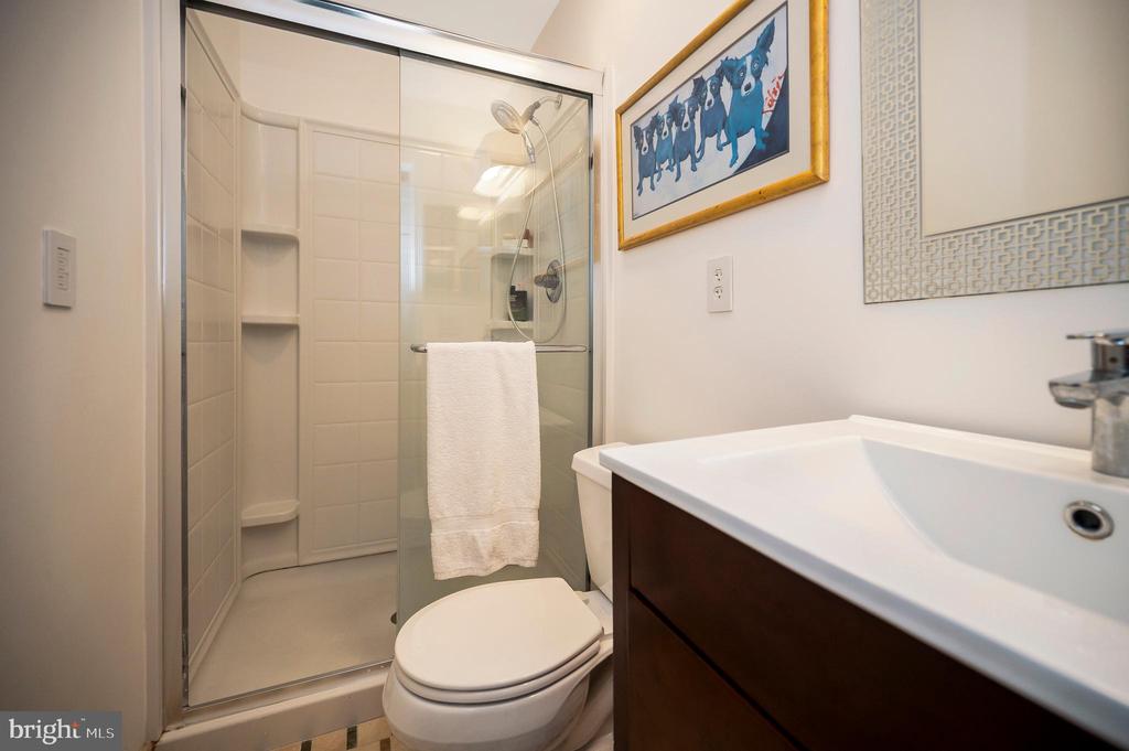 Fredericksburg, Virginia, 22405, United States, 5 Bedrooms Bedrooms, ,5 BathroomsBathrooms,Residential,For Sale,1825163