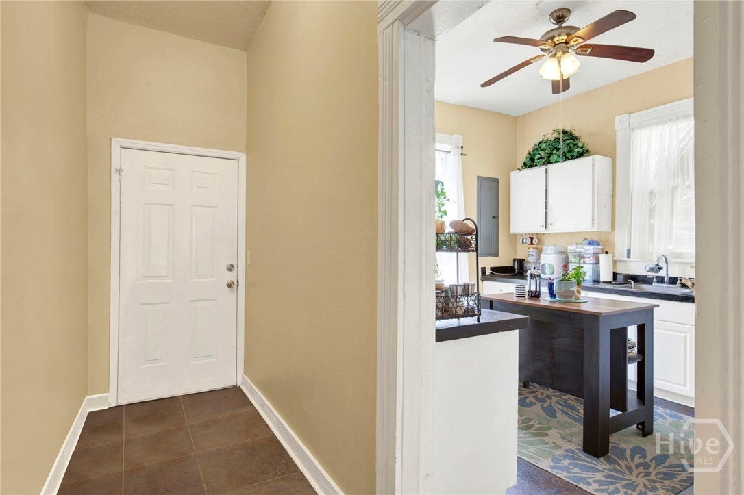 Savannah, Georgia, 31401, United States, 2 Bedrooms Bedrooms, ,3 BathroomsBathrooms,Residential,For Sale,2031134