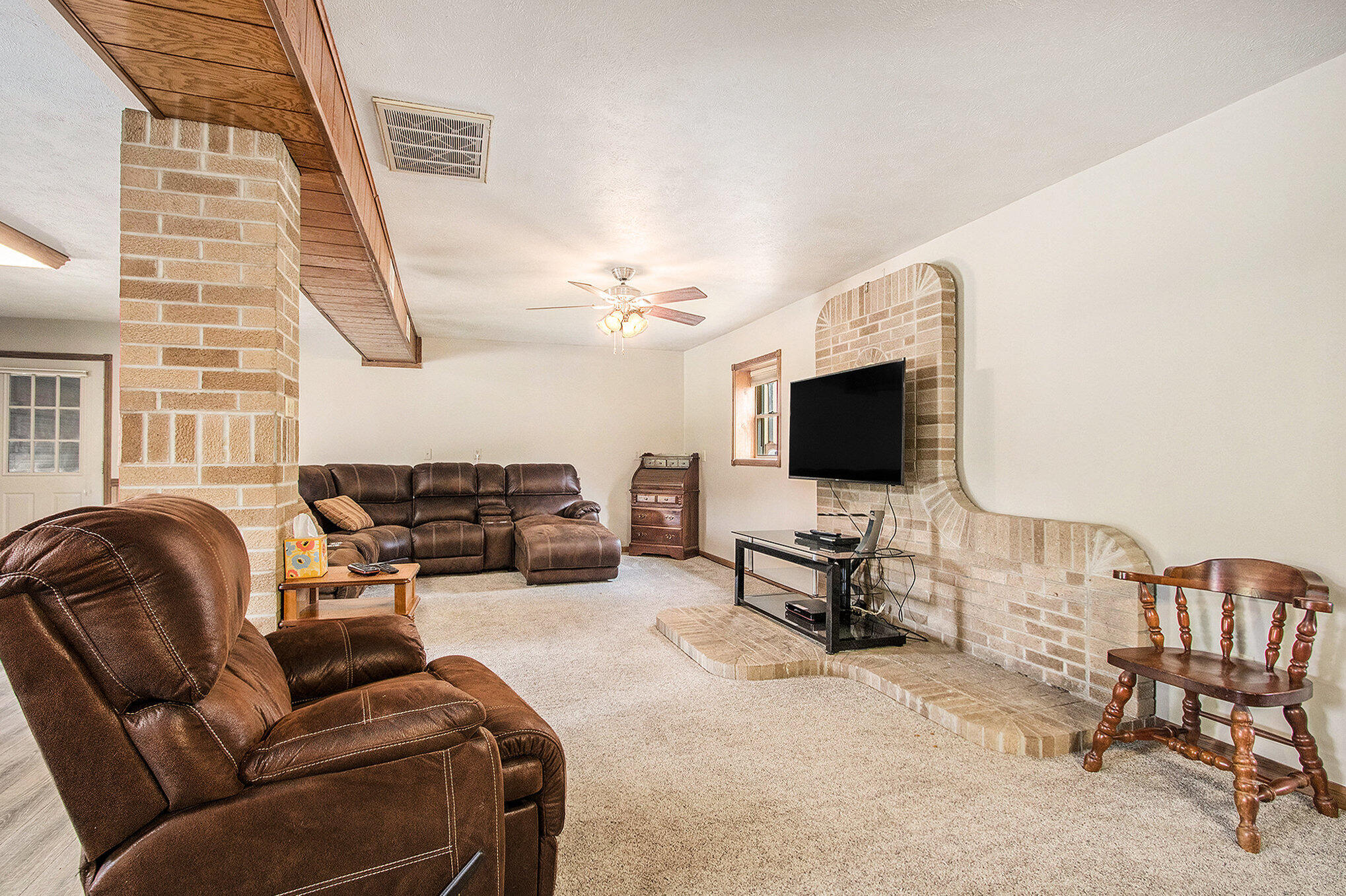 Niles, Michigan, 49120, United States, 2 Bedrooms Bedrooms, ,2 BathroomsBathrooms,Residential,For Sale,1979115