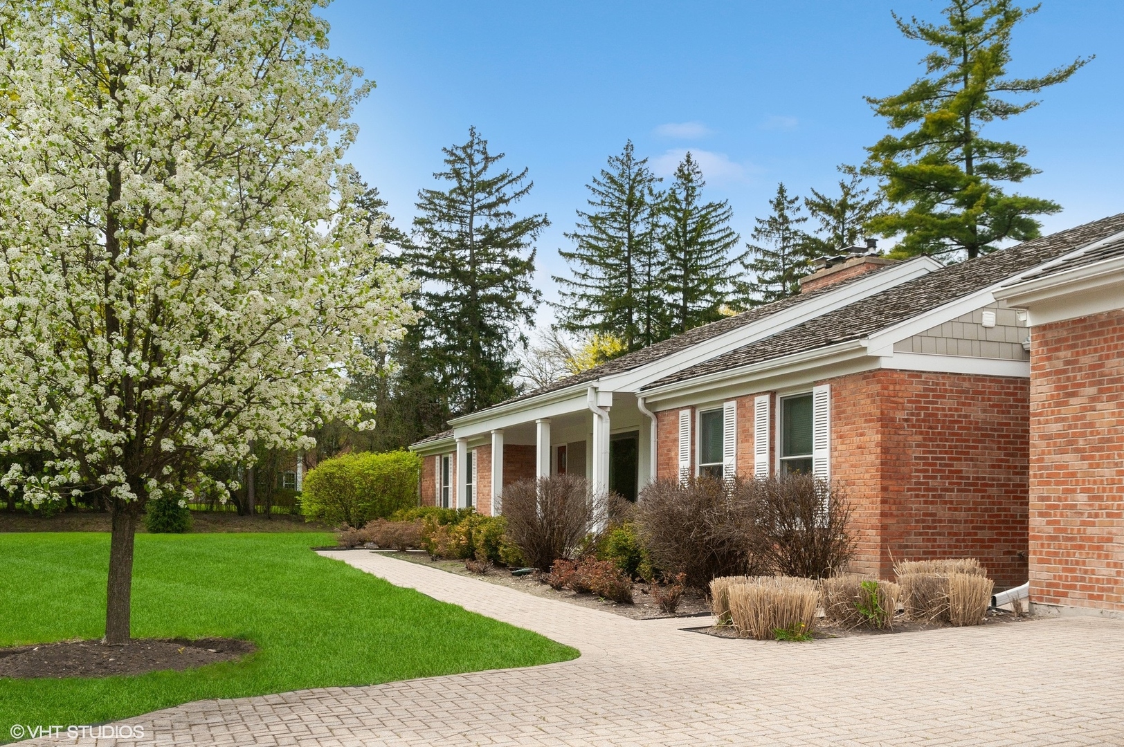 Lake Forest, Illinois, 60045, United States, 3 Bedrooms Bedrooms, ,5 BathroomsBathrooms,Residential,For Sale,1794834