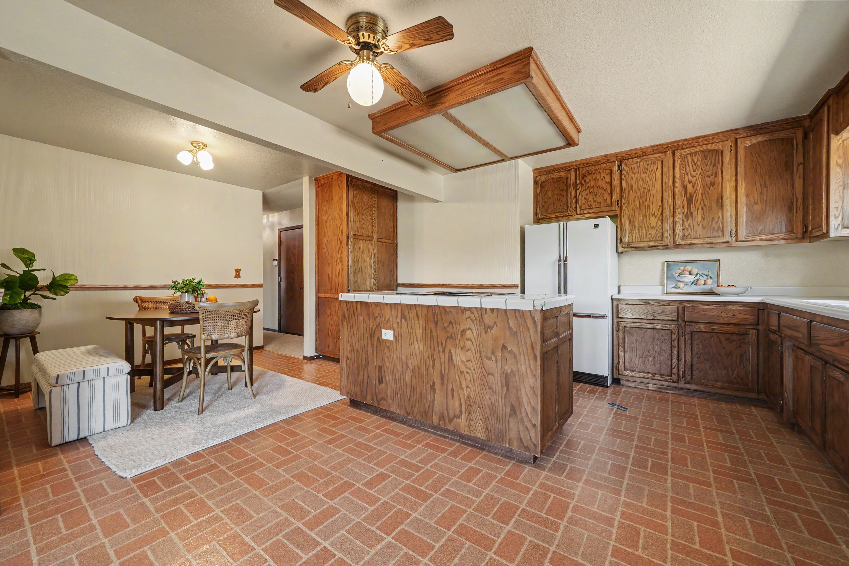 Spacious Sutter Creek Home with Hillside Views and Endless Potential - 物件實景