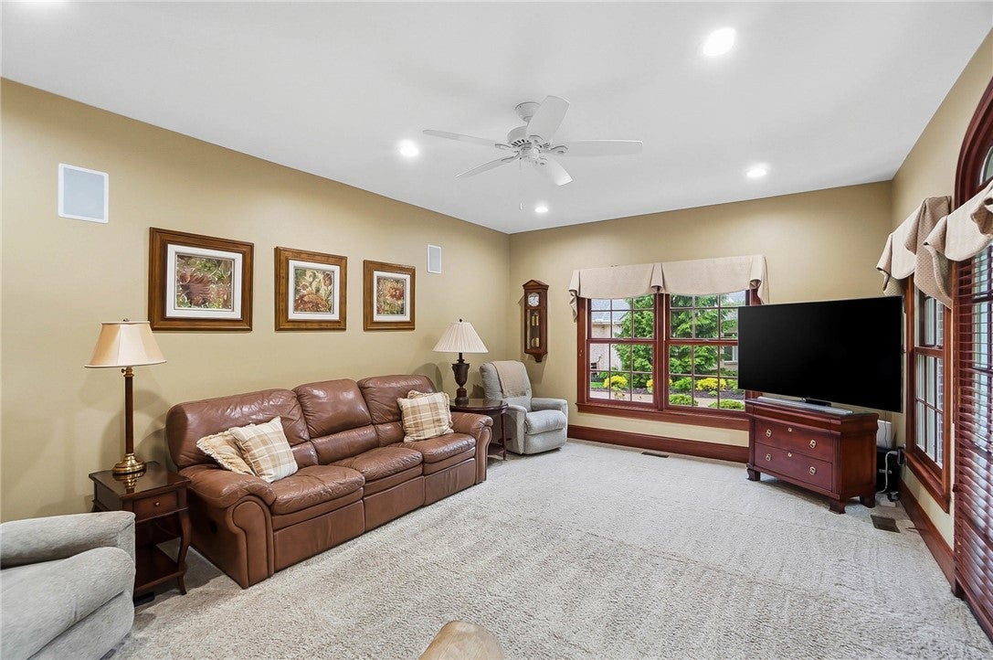 Dayton, Ohio, 45458, United States, 4 Bedrooms Bedrooms, ,5 BathroomsBathrooms,Residential,For Sale,2048387