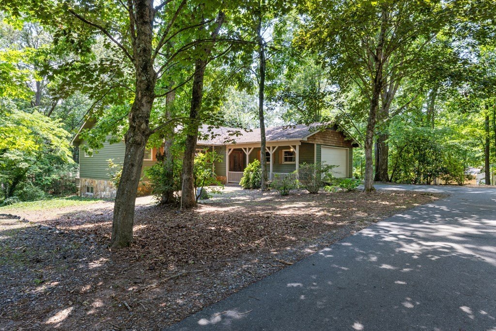 Hayesville, North Carolina, 28904, United States, 4 Bedrooms Bedrooms, ,3 BathroomsBathrooms,Residential,For Sale,1983096