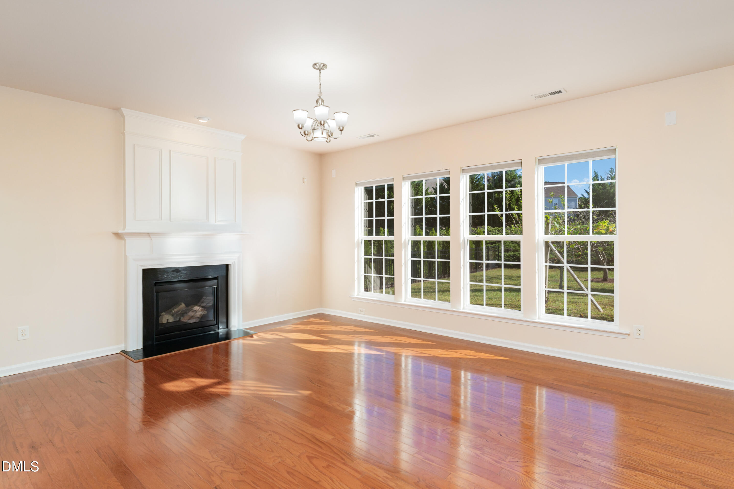 Raleigh, North Carolina, 27614, United States, 4 Bedrooms Bedrooms, ,3 BathroomsBathrooms,Residential,For Sale,1961308