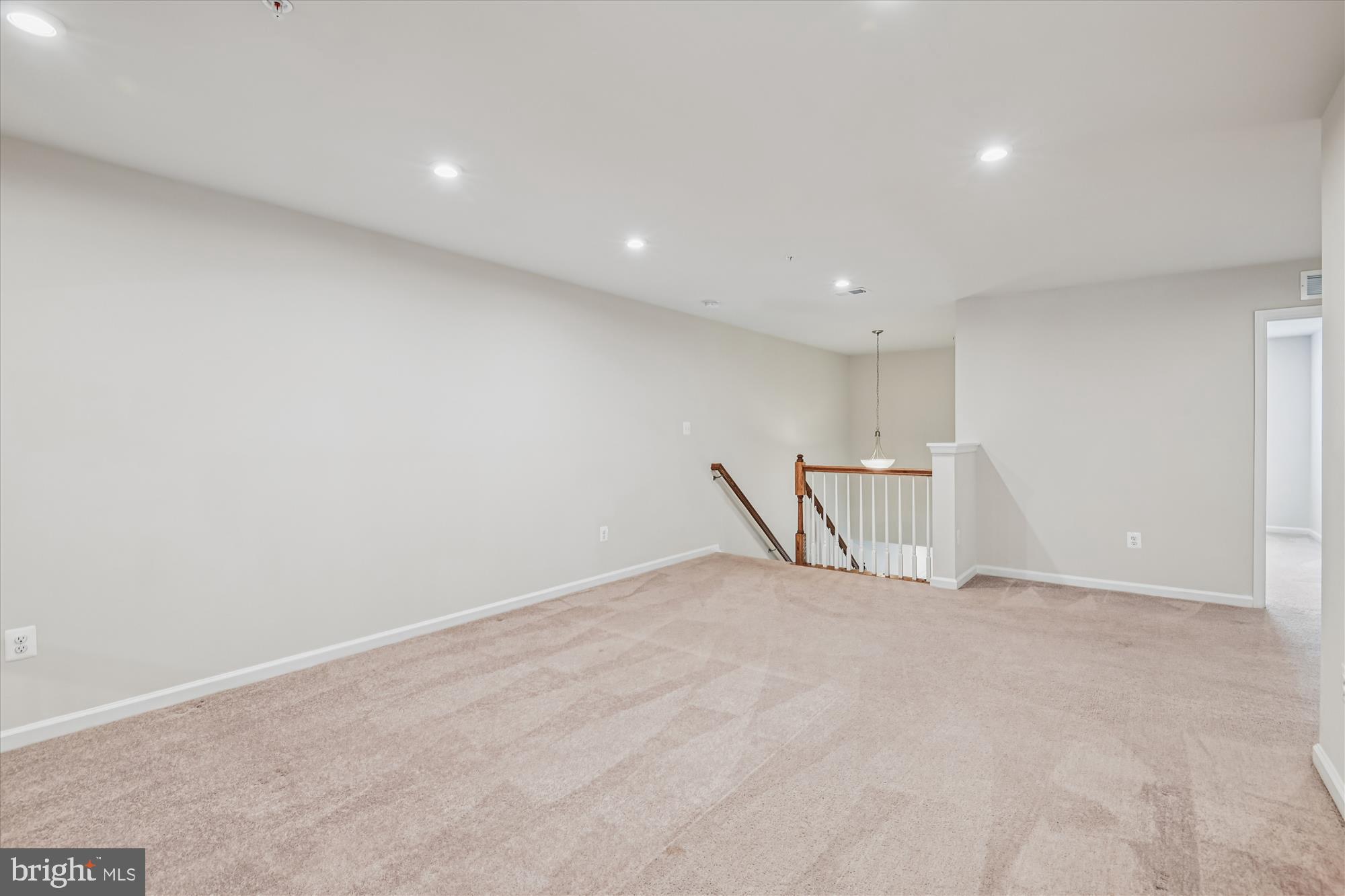 Glen Burnie, Maryland, 21060, United States, 4 Bedrooms Bedrooms, ,4 BathroomsBathrooms,Residential,For Sale,2010284