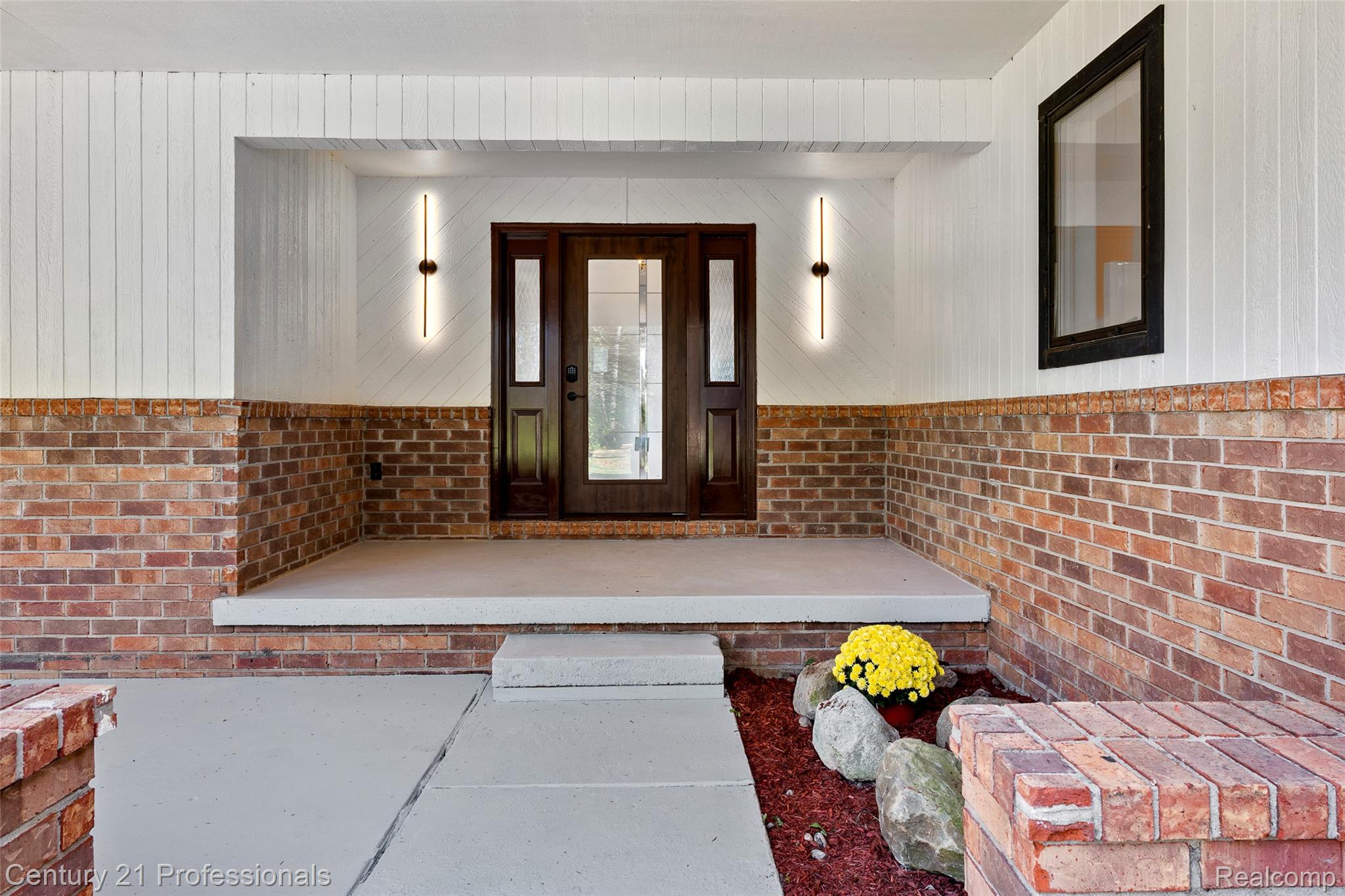 Davisburg, Michigan, 48350, United States, 5 Bedrooms Bedrooms, ,4 BathroomsBathrooms,Residential,For Sale,1982233