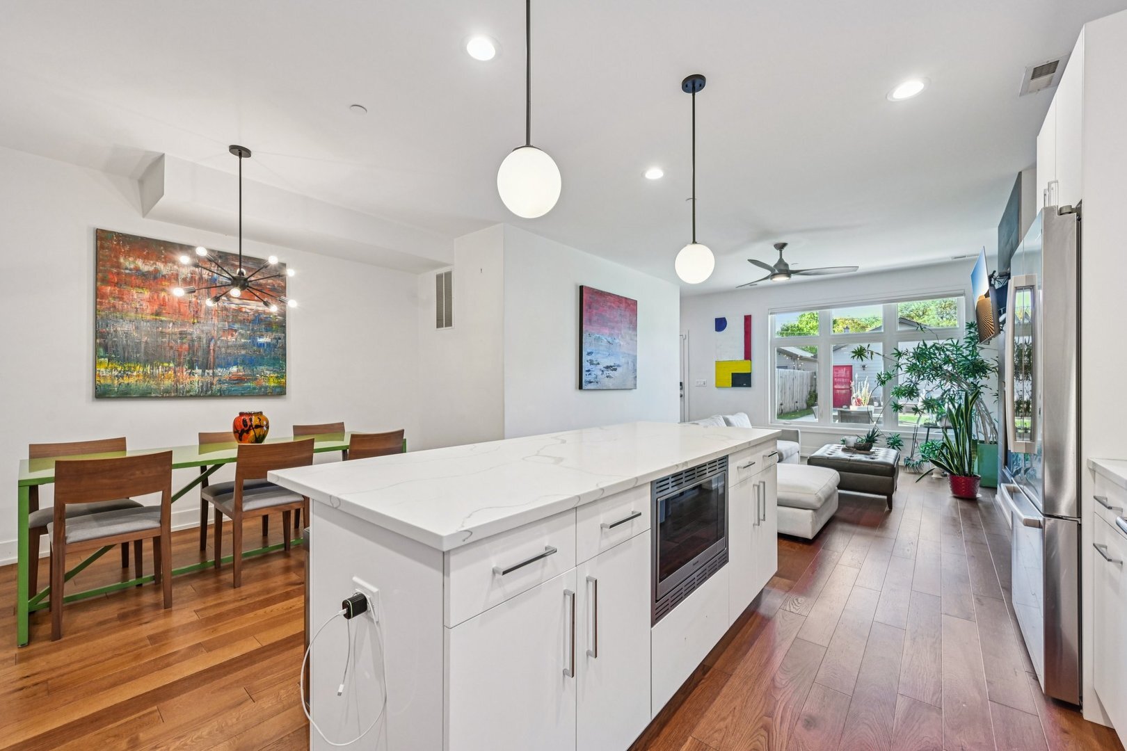 Evanston, Illinois, 60202, United States, 4 Bedrooms Bedrooms, ,3 BathroomsBathrooms,Residential,For Sale,1991957