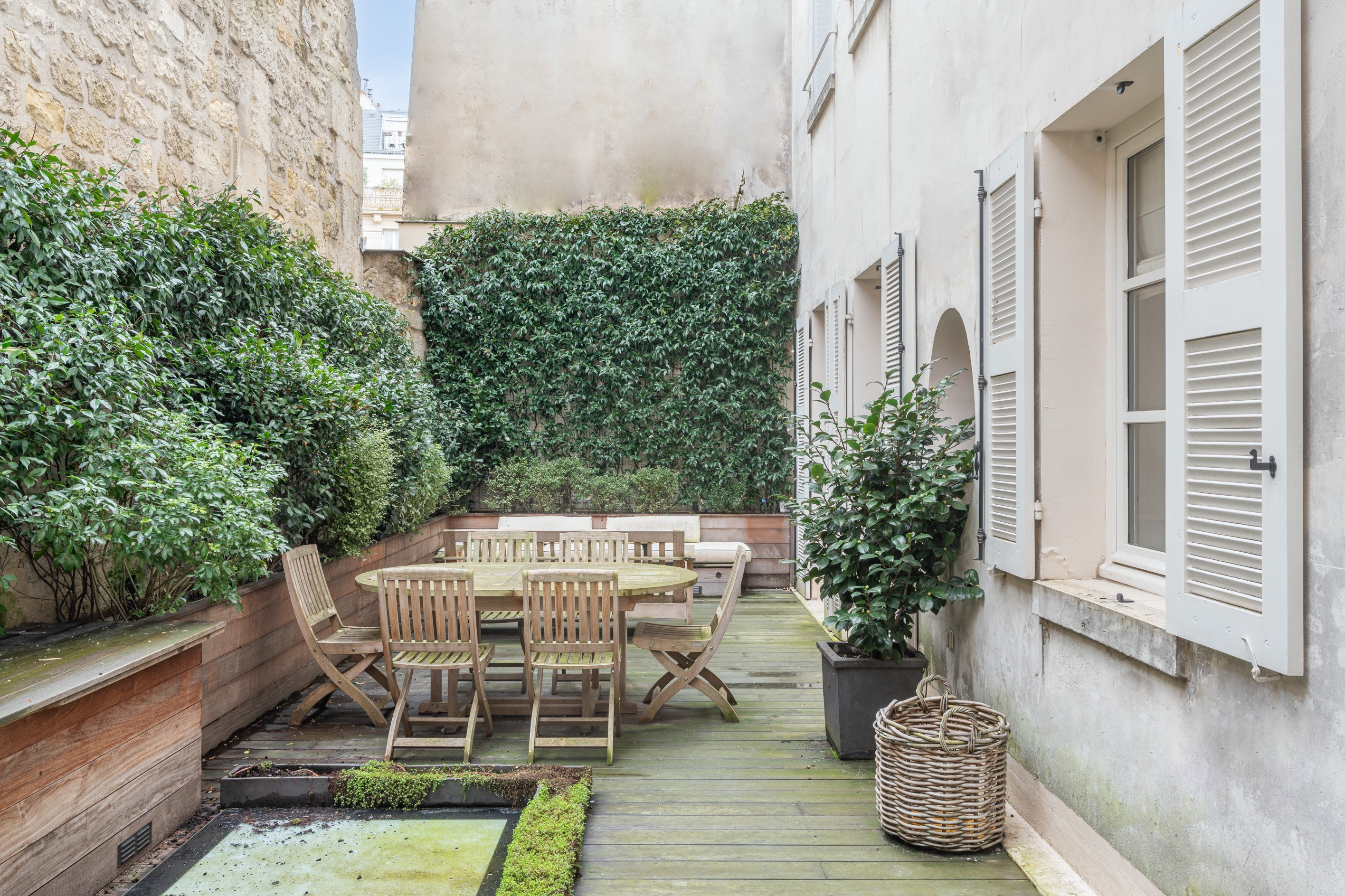  Elegant, fully renovated apartment with a spacious landscaped terrace - 物件實景