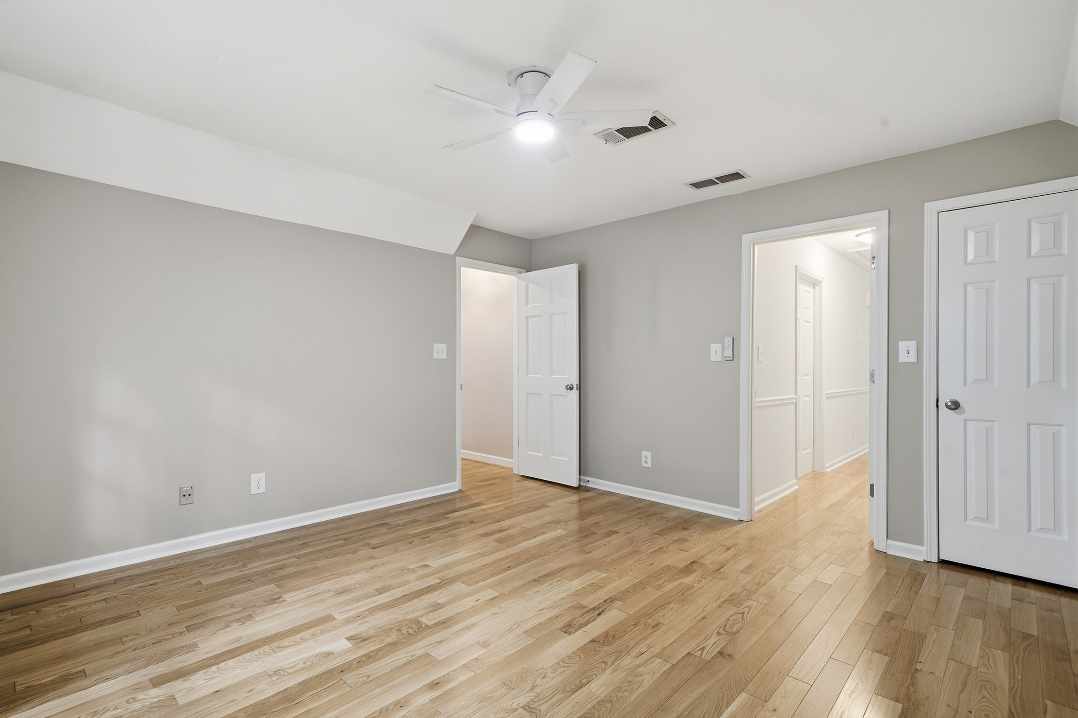  Tucked Into a Cul-de-Sac in Johns Creek’s Sought-After Glastonberry Neighborhood - 物件實景