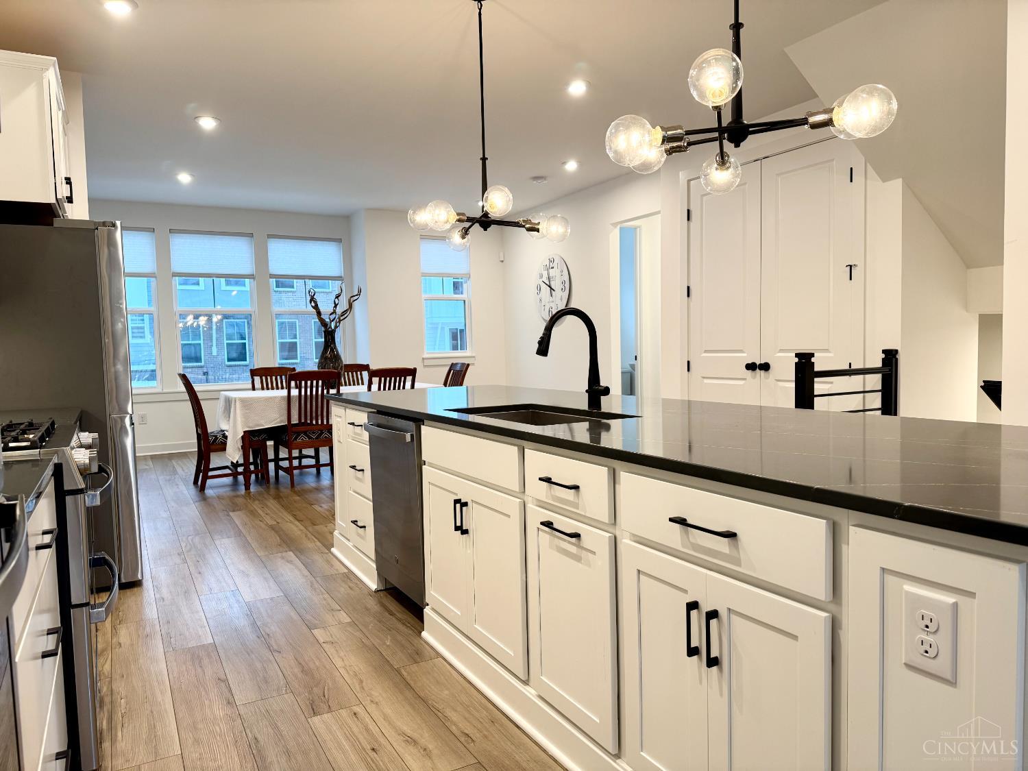 Loveland, Ohio, 45140, United States, 3 Bedrooms Bedrooms, ,3 BathroomsBathrooms,Residential,For Sale,2003068