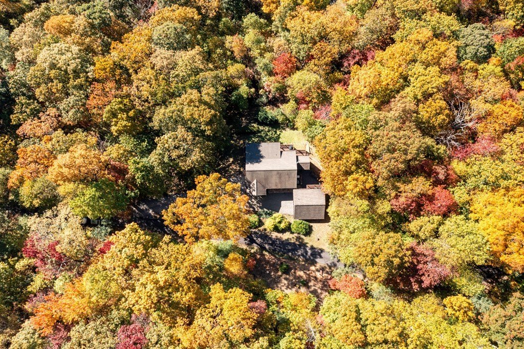 Hiawassee, Georgia, 30546, United States, 4 Bedrooms Bedrooms, ,5 BathroomsBathrooms,Residential,For Sale,1880672