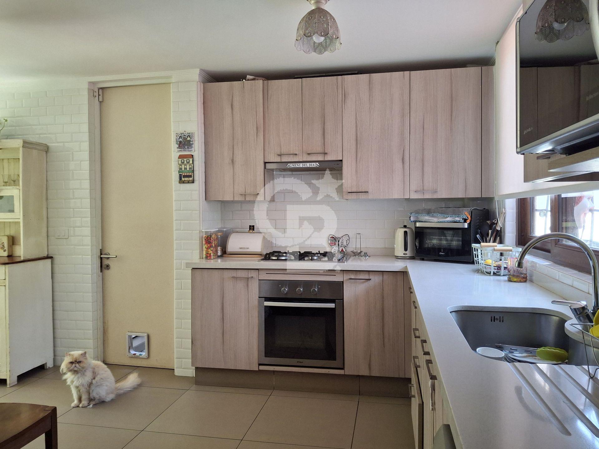 La Reina, Chile, 5 Bedrooms Bedrooms, ,5 BathroomsBathrooms,Residential,For Sale,1968916