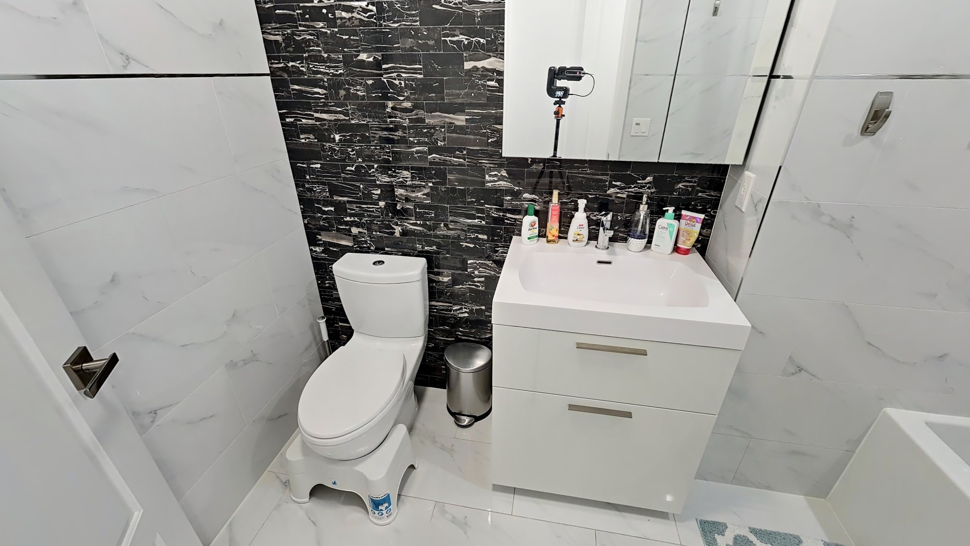 Brooklyn, New York, 11204, United States, 3 Bedrooms Bedrooms, ,Residential,For Sale,1895434