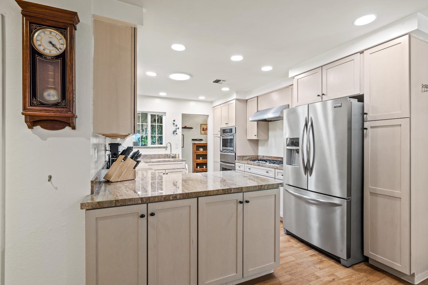 Citrus Heights, California, 95621, United States, 3 Bedrooms Bedrooms, ,2 BathroomsBathrooms,Residential,For Sale,2015324