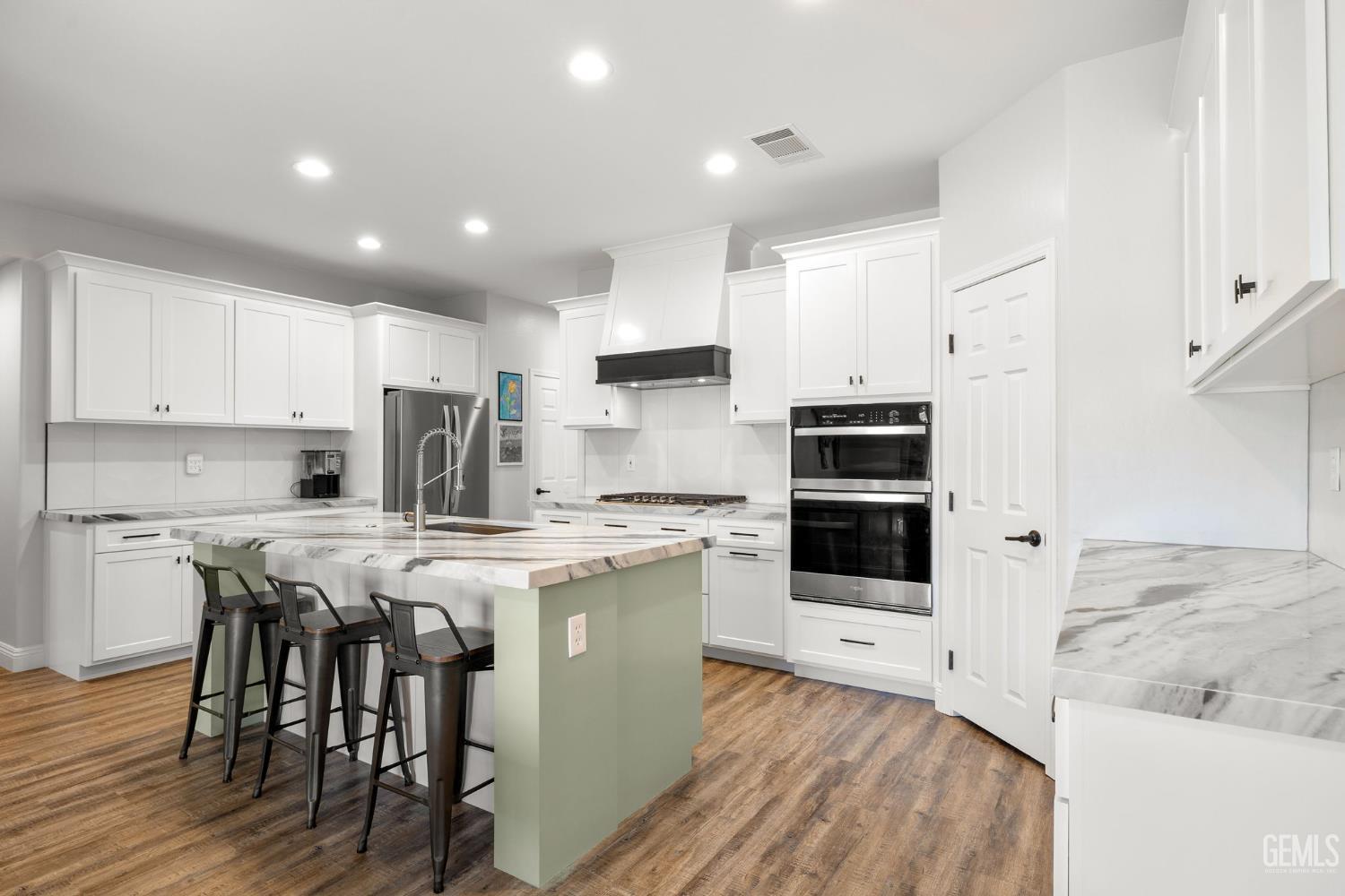 Bakersfield, California, 93312, United States, 3 Bedrooms Bedrooms, ,2 BathroomsBathrooms,Residential,For Sale,1989296