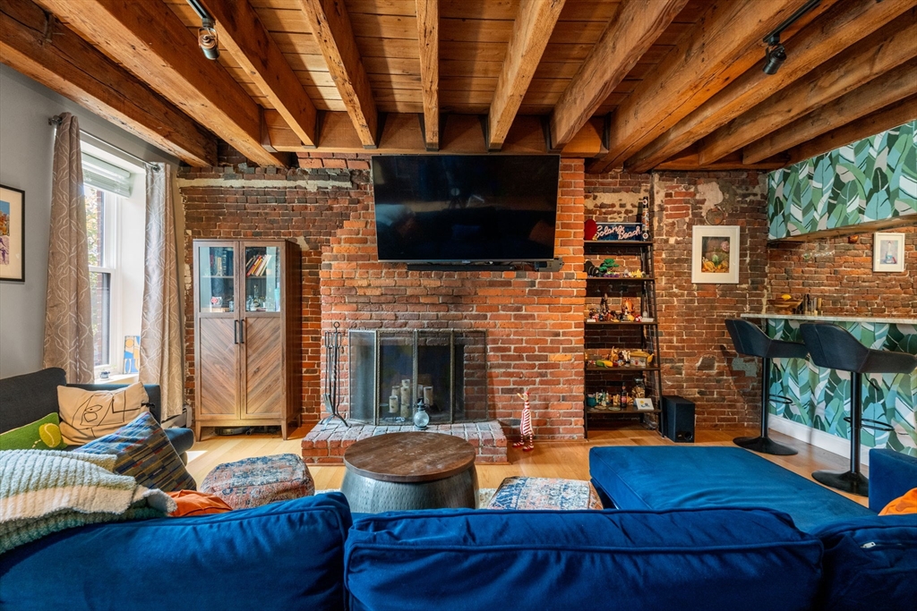Boston, Massachusetts, 02109, United States, 1 Bedroom Bedrooms, ,1 BathroomBathrooms,Residential,For Sale,1874880