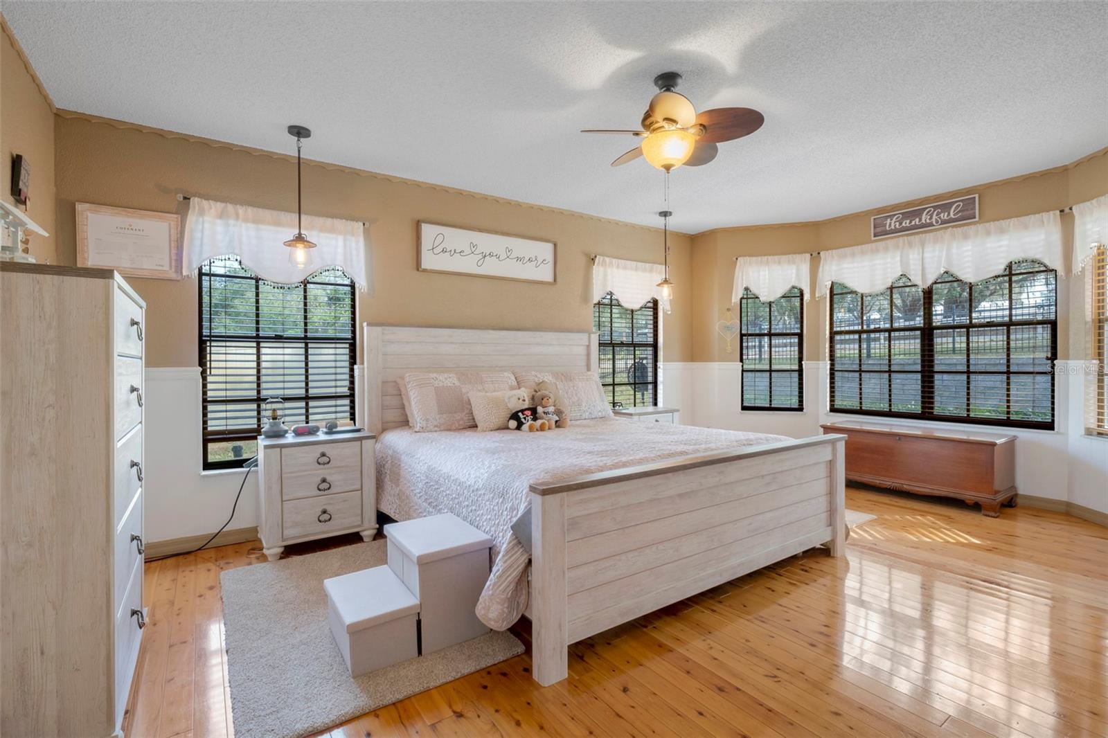 GROVELAND, Florida, 34736, United States, 4 Bedrooms Bedrooms, ,4 BathroomsBathrooms,Residential,For Sale,1695910