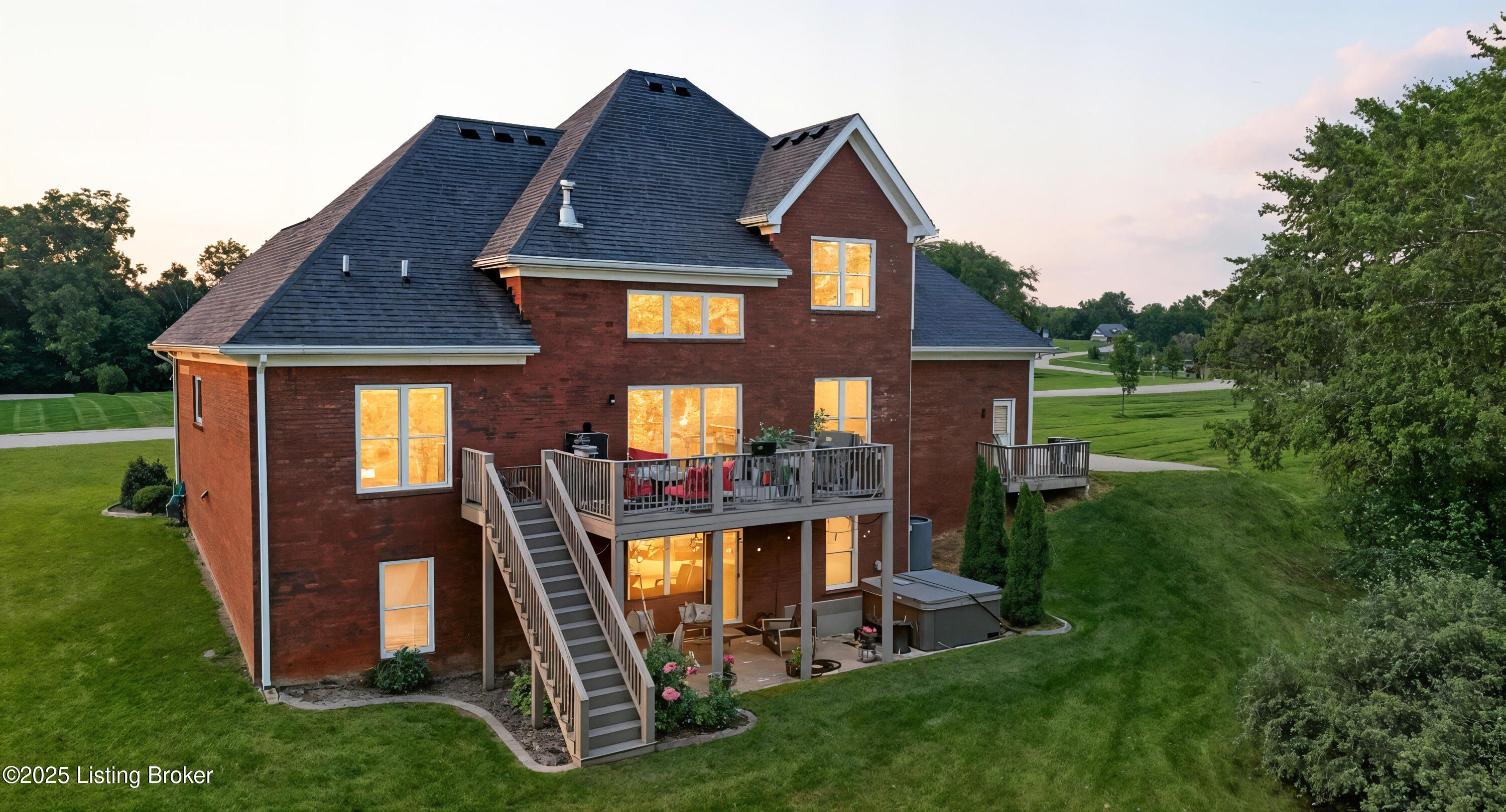 Crestwood, Kentucky, 40014, United States, 5 Bedrooms Bedrooms, ,4 BathroomsBathrooms,Residential,For Sale,1903606