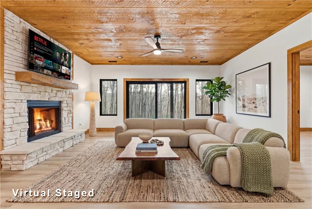 Morganton, Georgia, 30560, United States, 3 Bedrooms Bedrooms, ,4 BathroomsBathrooms,Residential,For Sale,2037777