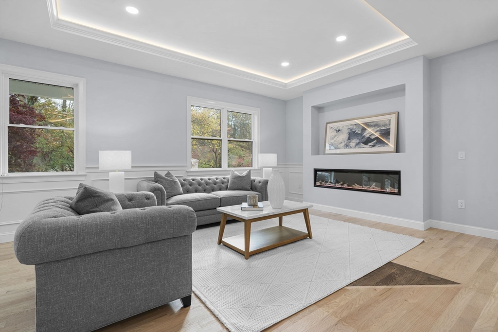 Bedford, Massachusetts, 01730, United States, 4 Bedrooms Bedrooms, ,5 BathroomsBathrooms,Residential,For Sale,1984160