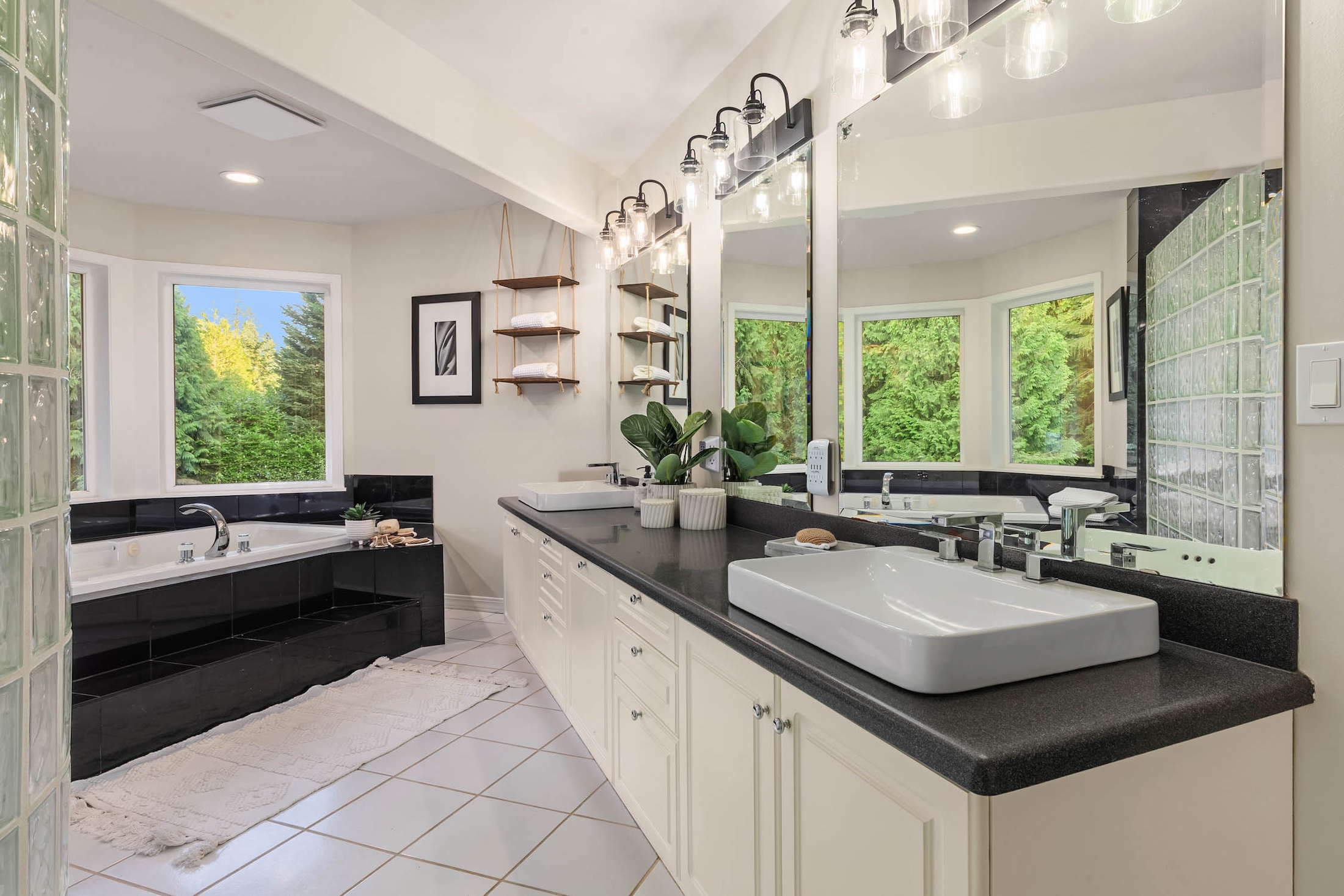  Craftsman Retreat in Sutton Place - 物件實景